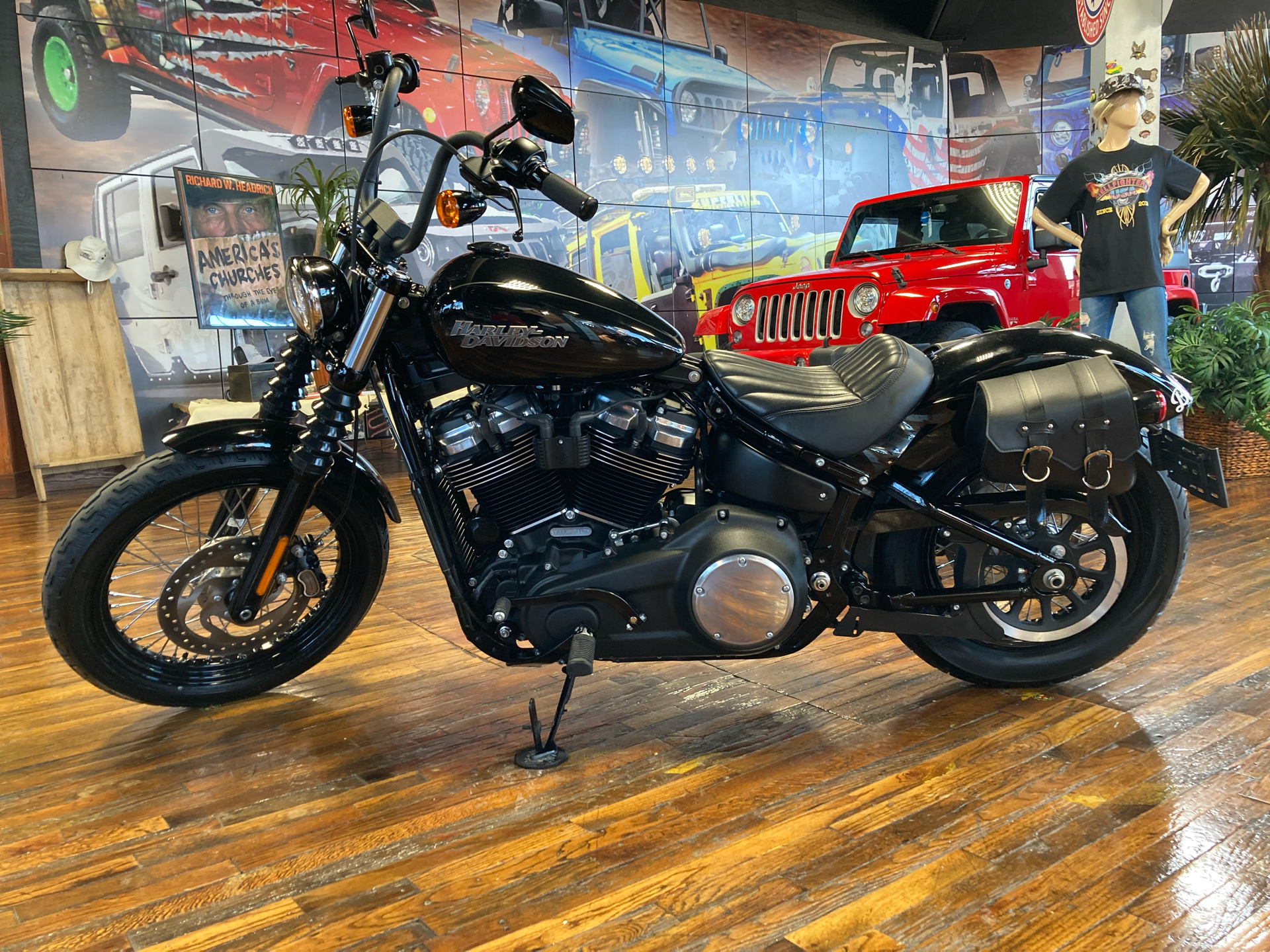 2018 Harley-Davidson Street Bob® 107 in Laurel, Mississippi - Photo 5