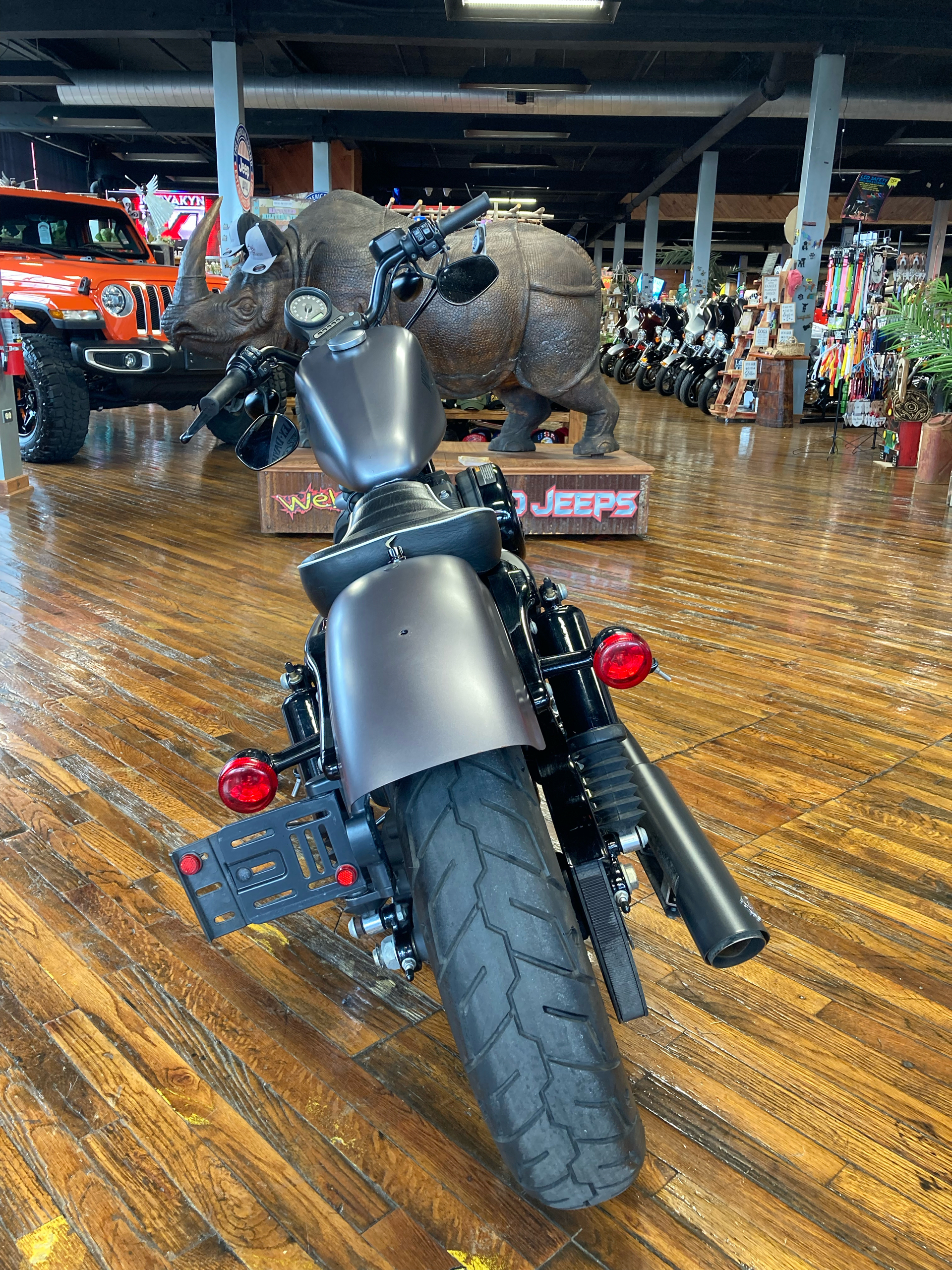 2016 Harley-Davidson Iron 883™ in Laurel, Mississippi - Photo 3