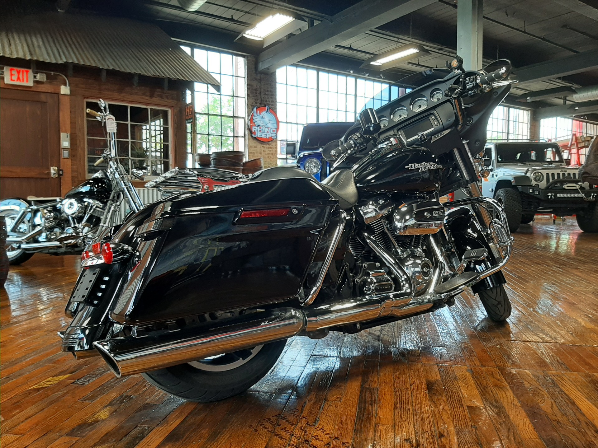 2018 Harley-Davidson Street Glide® in Laurel, Mississippi - Photo 2