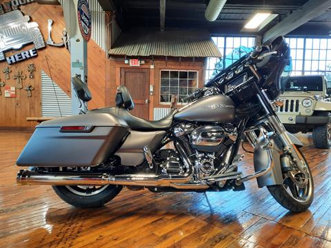 2017 Harley-Davidson Street Glide® Special in Laurel, Mississippi - Photo 1