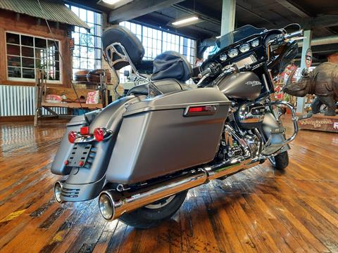 2017 Harley-Davidson Street Glide® Special in Laurel, Mississippi - Photo 2