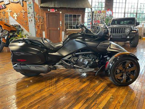 2016 Can-Am Spyder F3 Limited in Laurel, Mississippi - Photo 1