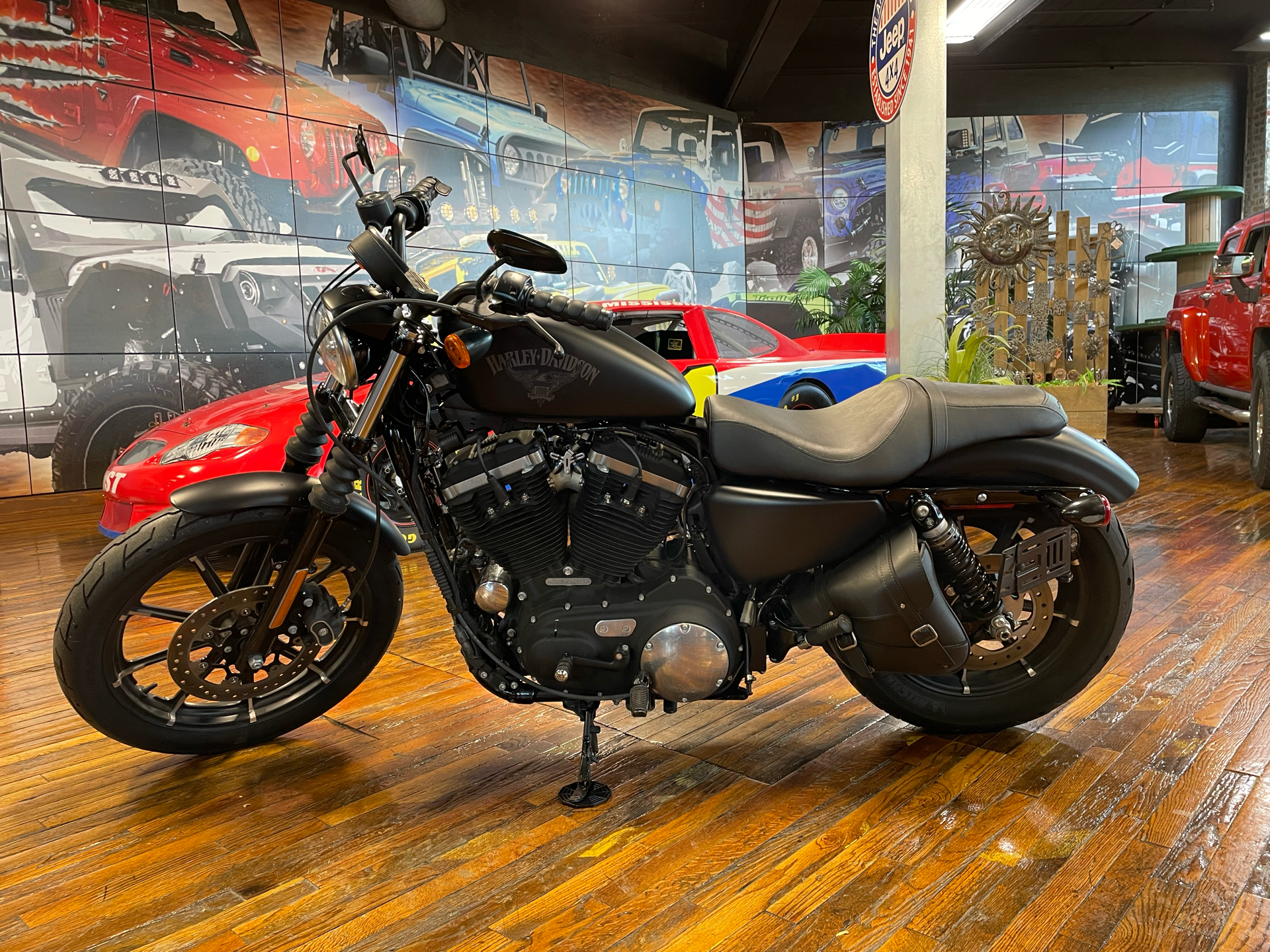 2018 Harley-Davidson Iron 883™ in Laurel, Mississippi - Photo 5