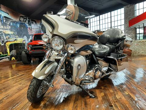 2013 Harley-Davidson CVO™ Ultra Classic® Electra Glide® in Laurel, Mississippi - Photo 7