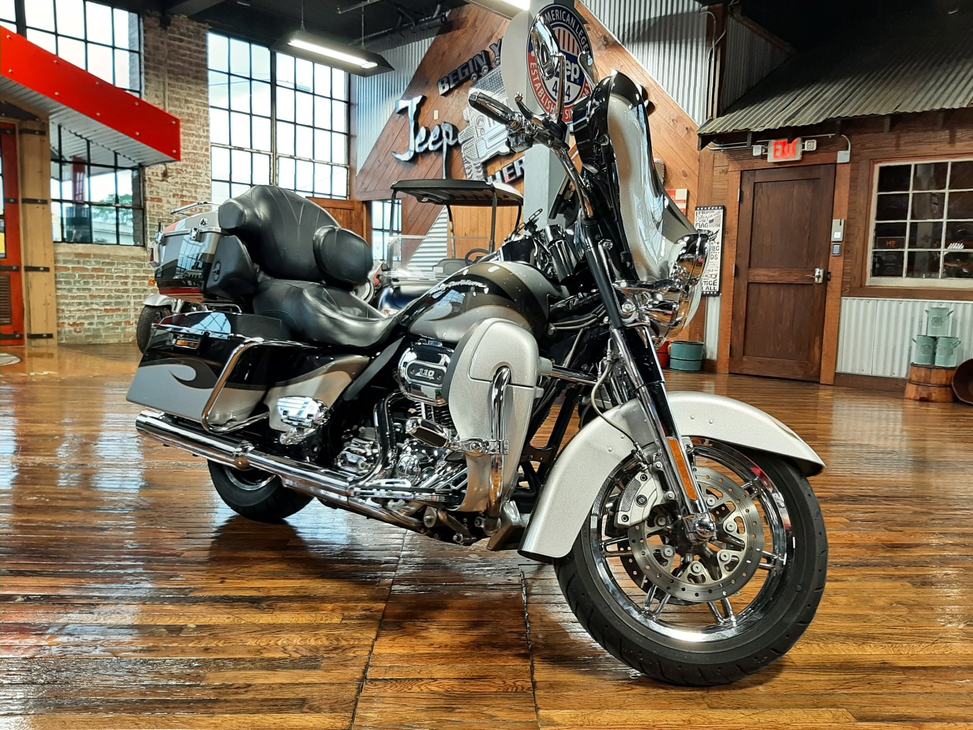 2013 Harley-Davidson CVO™ Ultra Classic® Electra Glide® in Laurel, Mississippi - Photo 9
