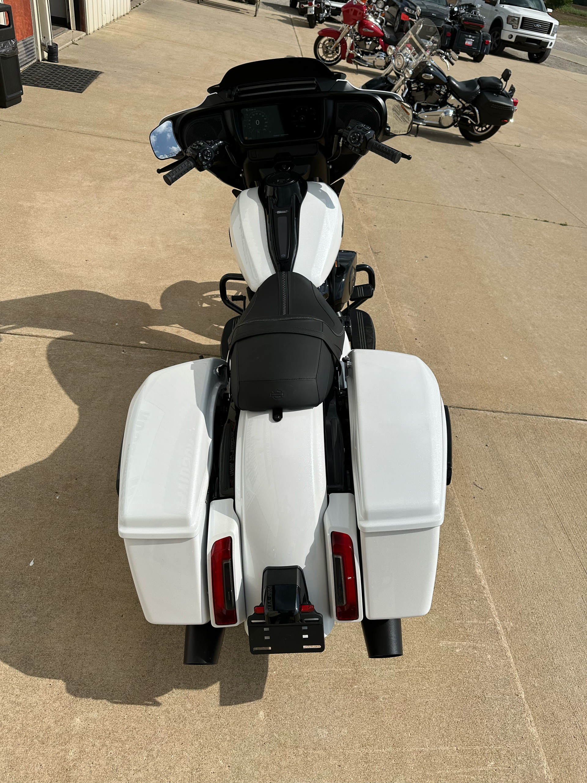 2024 Harley-Davidson Street Glide® in Tecumseh, Michigan - Photo 4