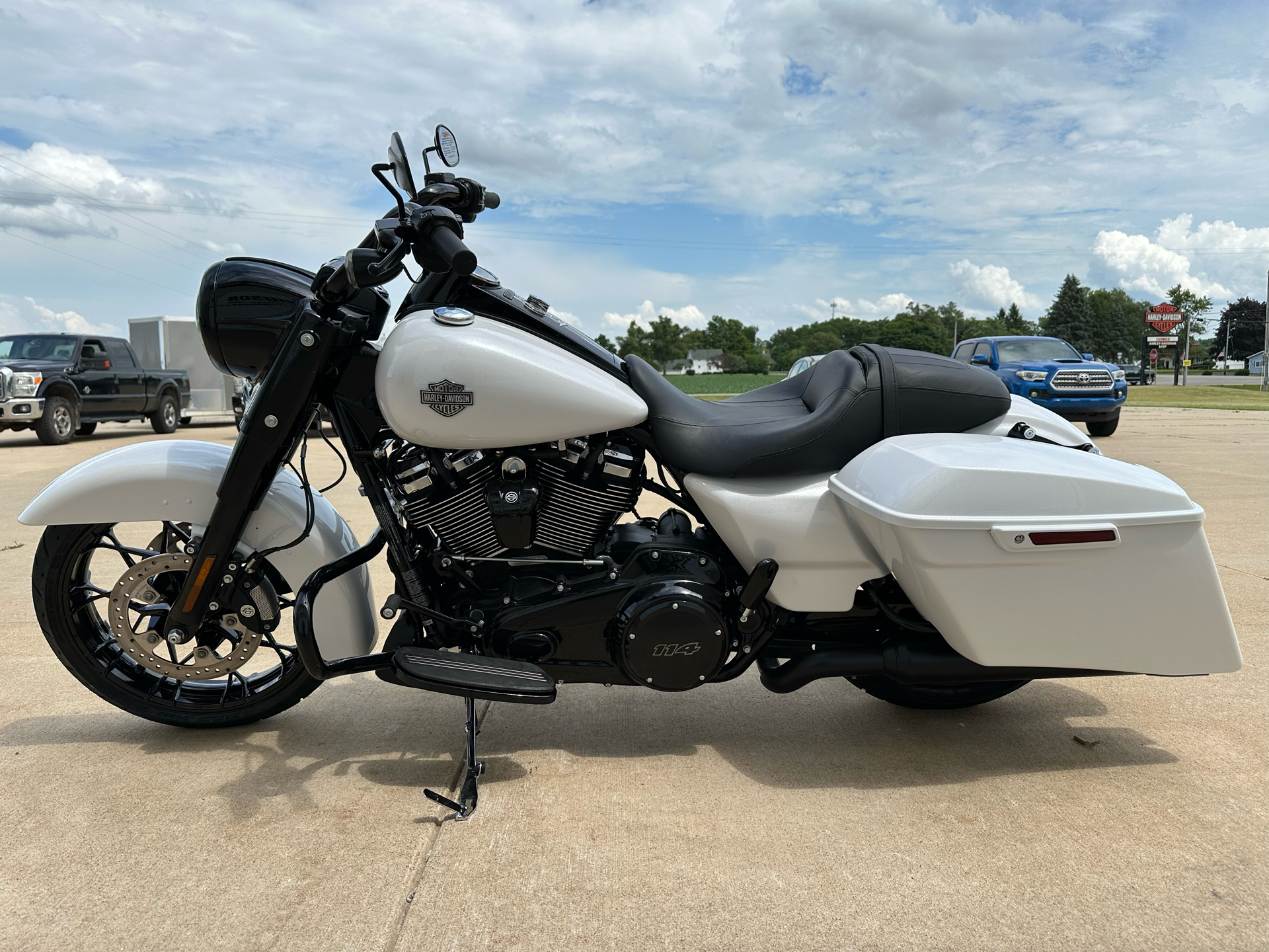 2024 Harley-Davidson Road King® Special in Tecumseh, Michigan - Photo 7