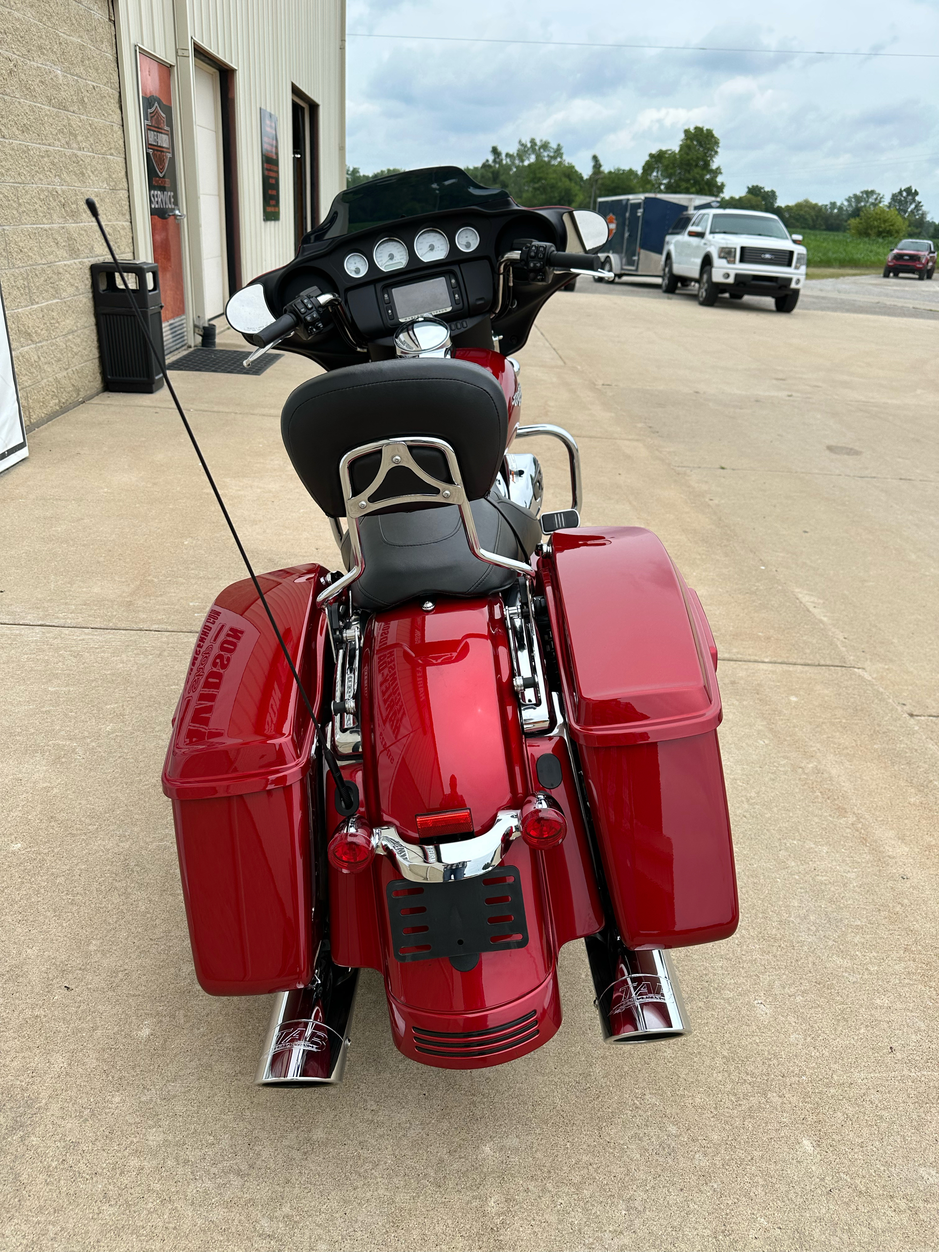 2018 Harley-Davidson Street Glide® in Tecumseh, Michigan - Photo 5