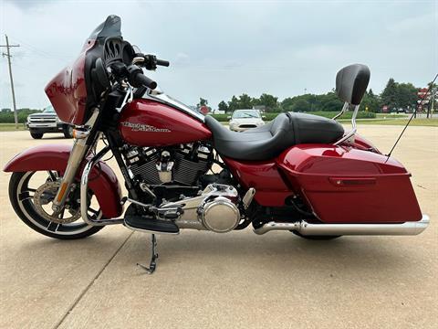 2018 Harley-Davidson Street Glide® in Tecumseh, Michigan - Photo 8