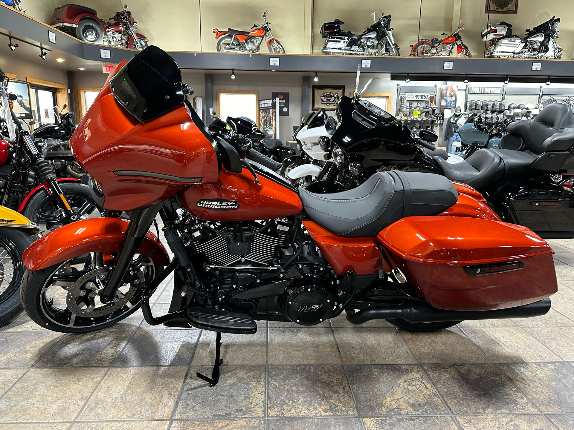 2024 Harley-Davidson Street Glide® in Tecumseh, Michigan - Photo 4