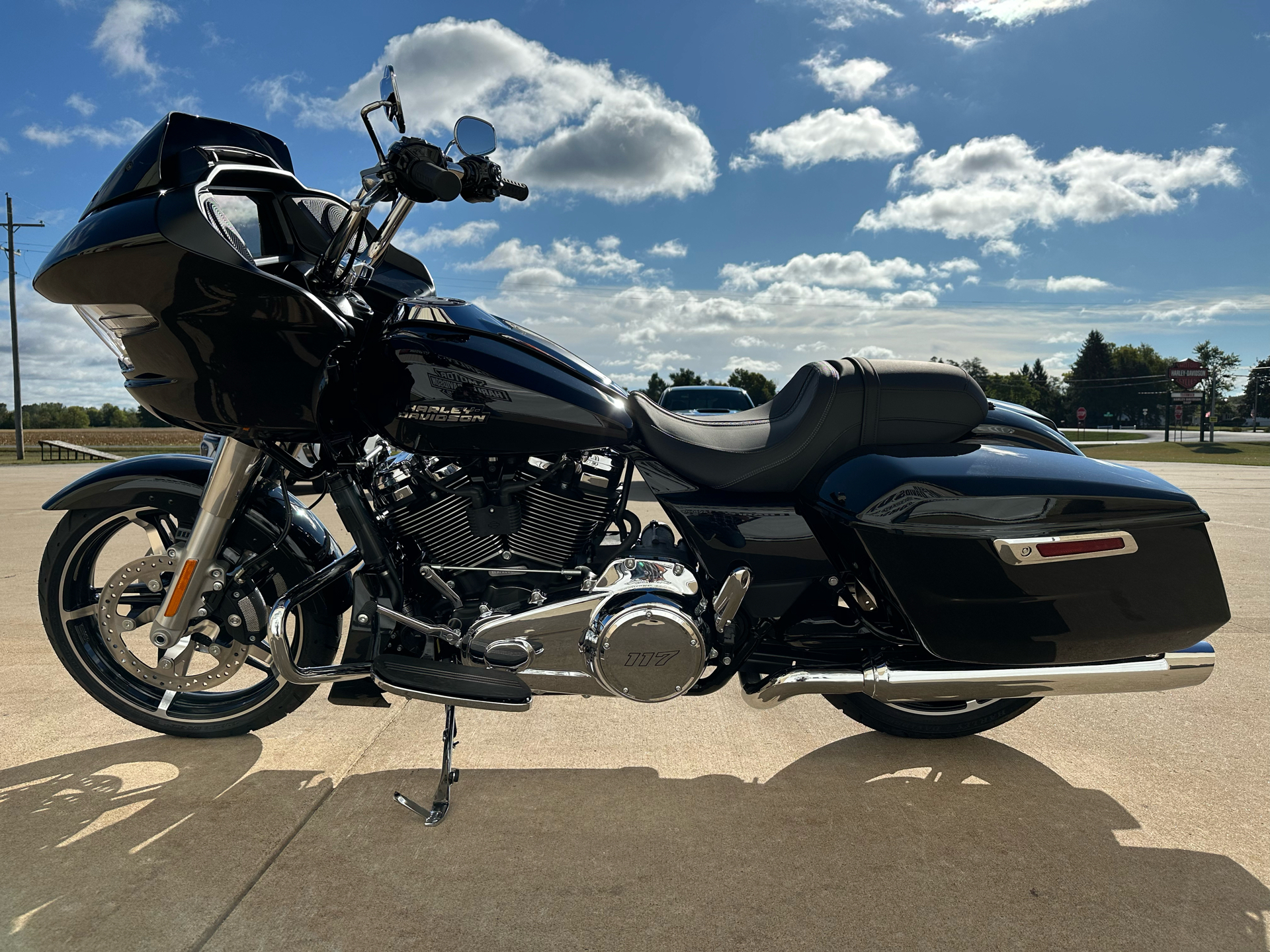 2024 Harley-Davidson Road Glide® in Tecumseh, Michigan - Photo 5