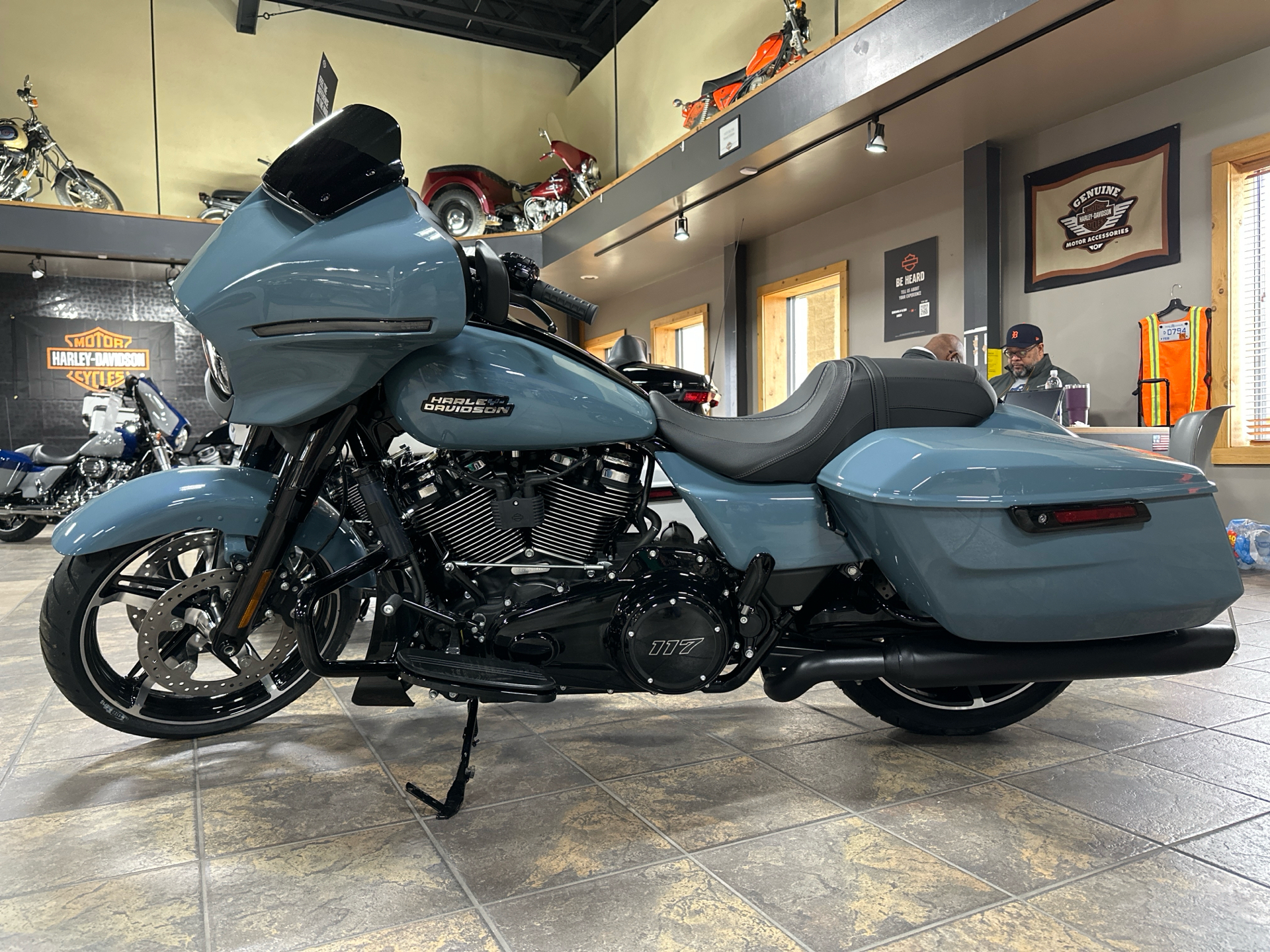 2024 Harley-Davidson Street Glide® in Tecumseh, Michigan - Photo 4