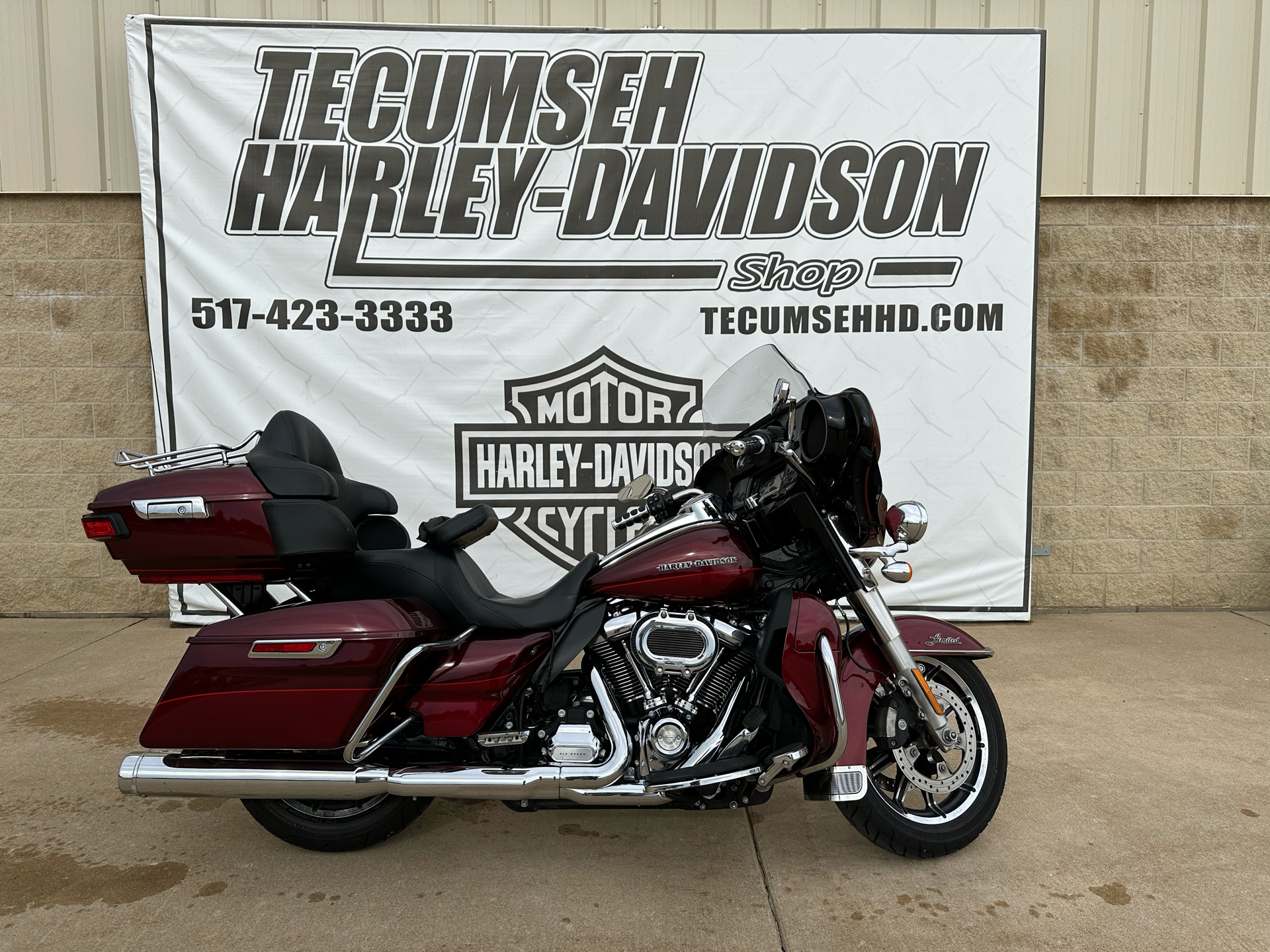 2017 Harley-Davidson Ultra Limited Low in Tecumseh, Michigan - Photo 1