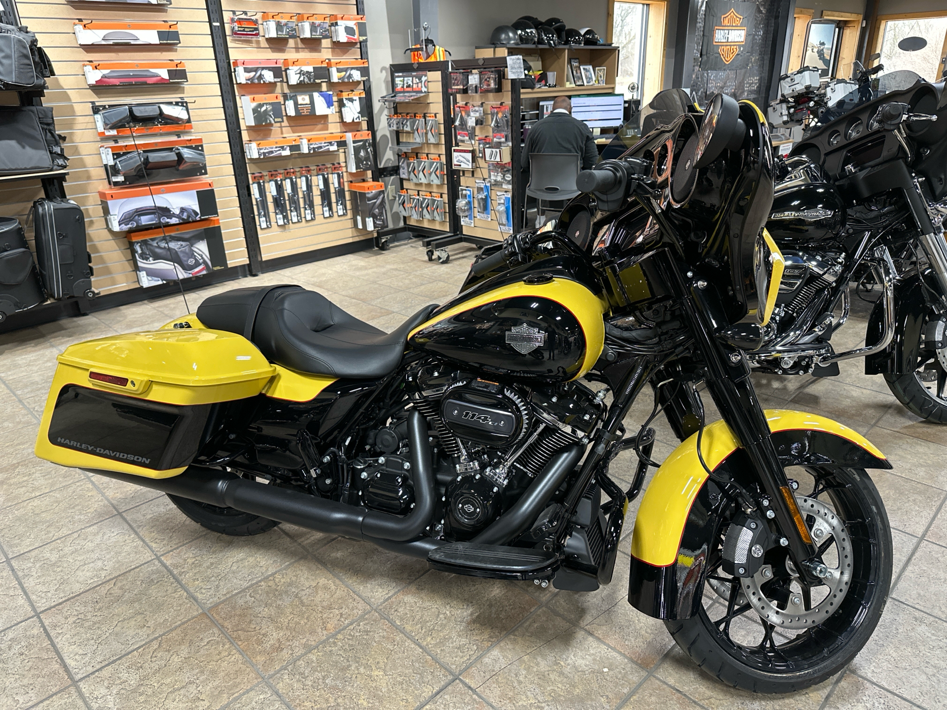 2023 Harley-Davidson Street Glide® Special in Tecumseh, Michigan - Photo 1