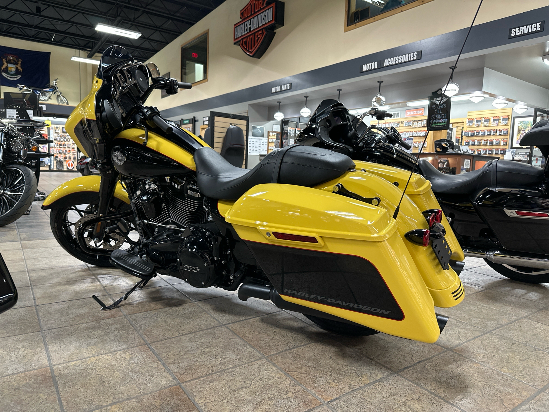 2023 Harley-Davidson Street Glide® Special in Tecumseh, Michigan - Photo 4