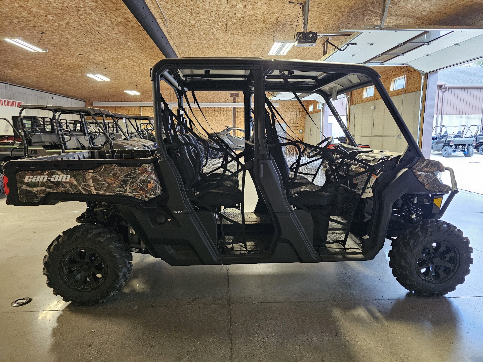 2024 Can-Am Defender MAX XT HD10 in Cement City, Michigan - Photo 5