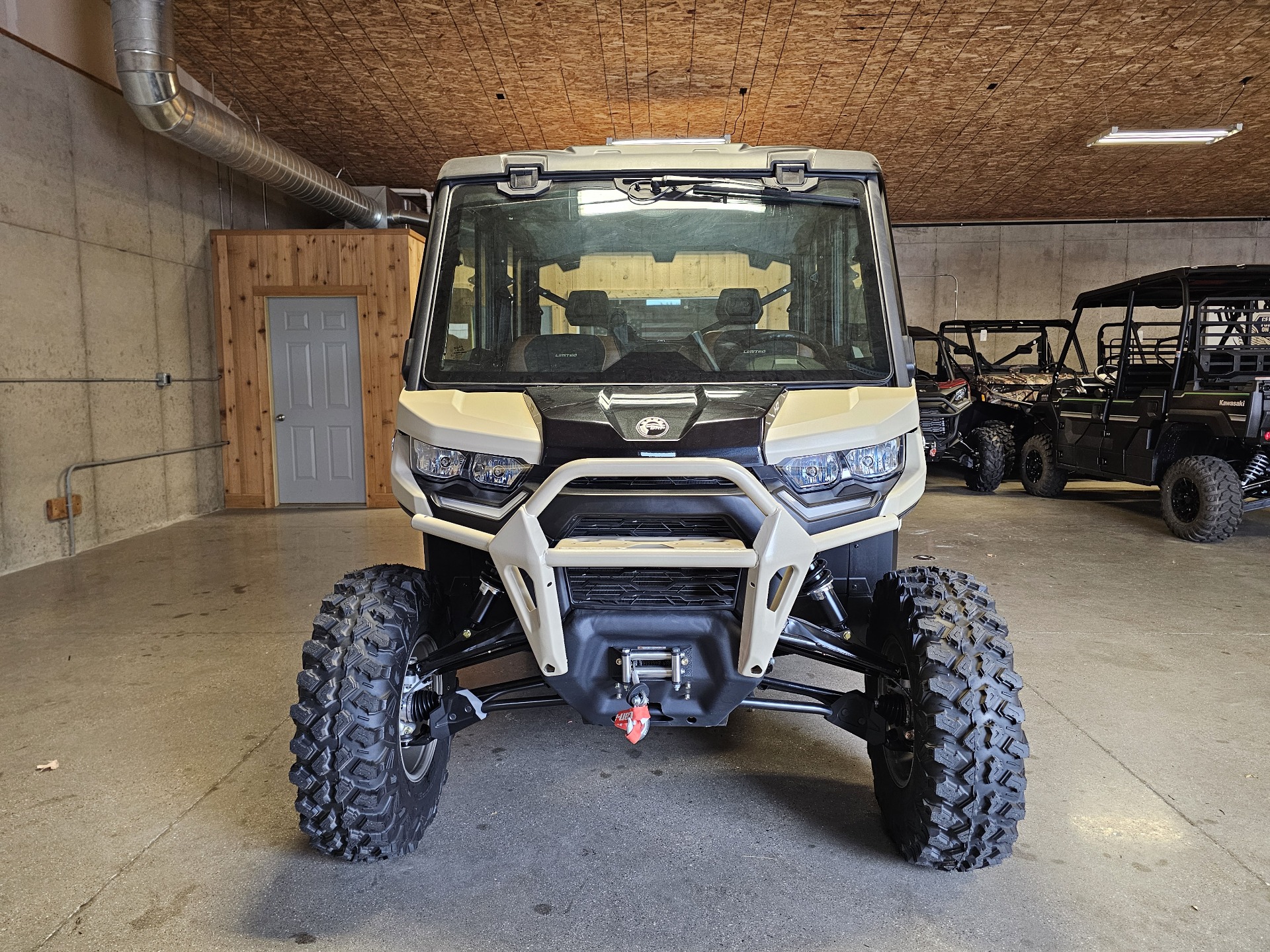 2024 Can-Am Defender MAX Limited in Cement City, Michigan - Photo 3