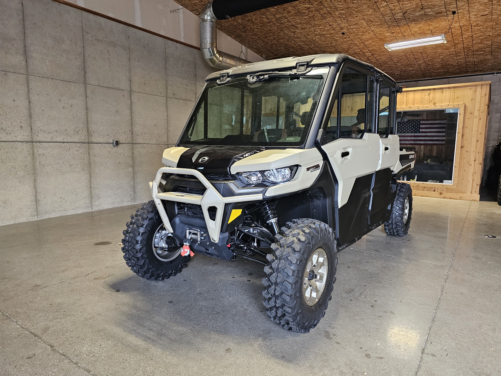 2024 Can-Am Defender MAX Limited in Cement City, Michigan - Photo 2