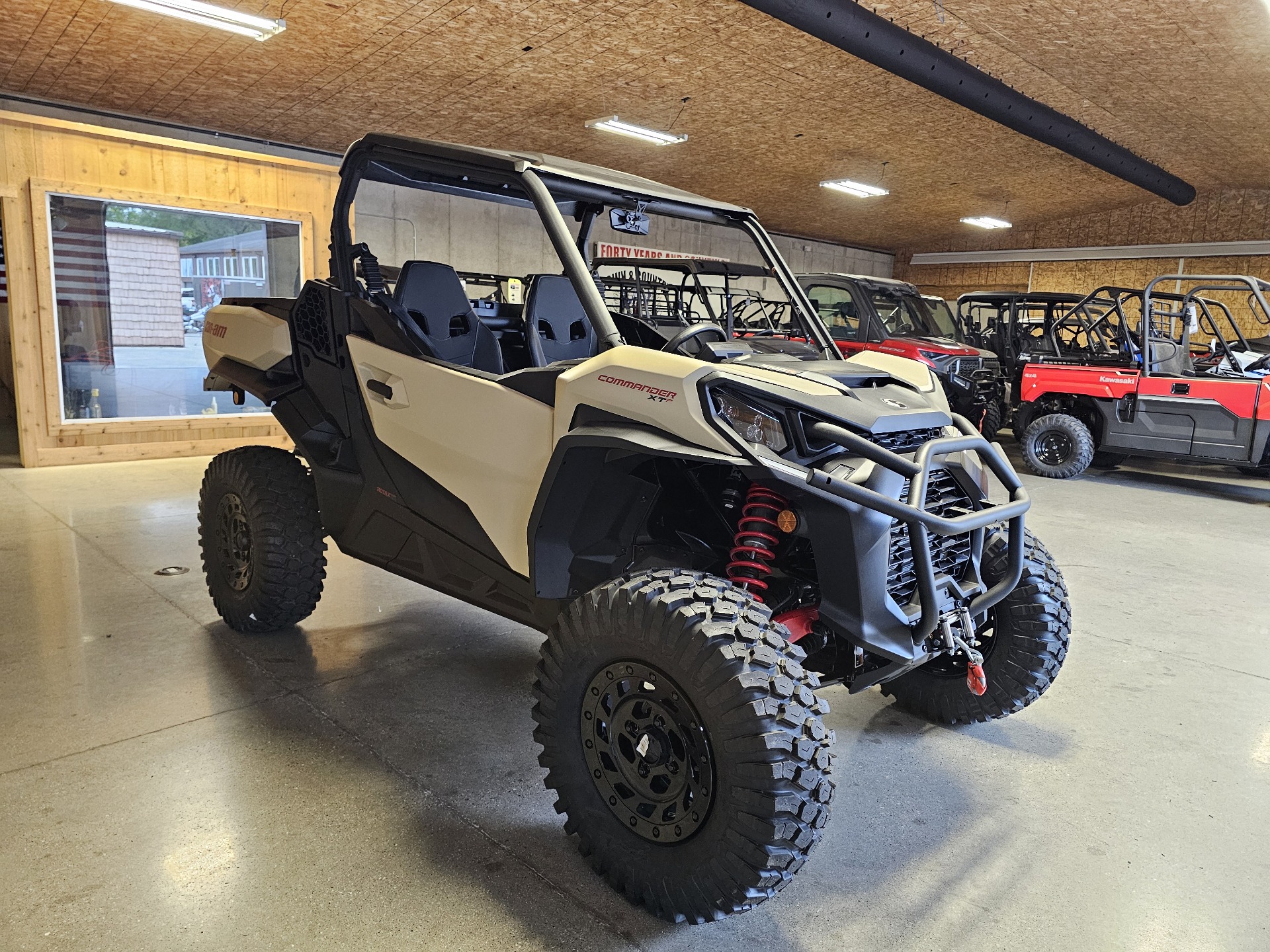 2024 Can-Am Commander XT-P in Cement City, Michigan - Photo 4