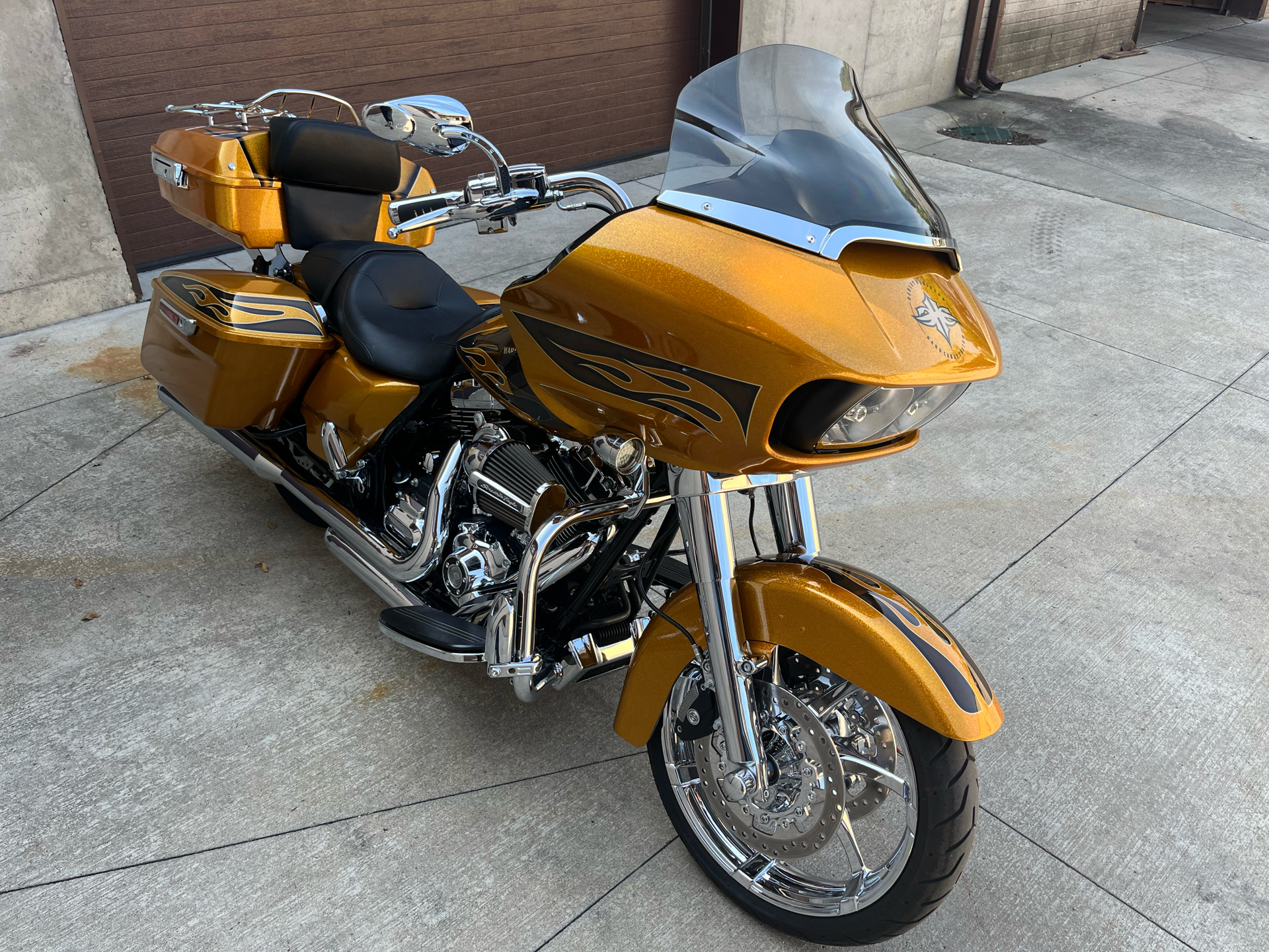 2016 Harley-Davidson Road Glide® in Cement City, Michigan - Photo 2