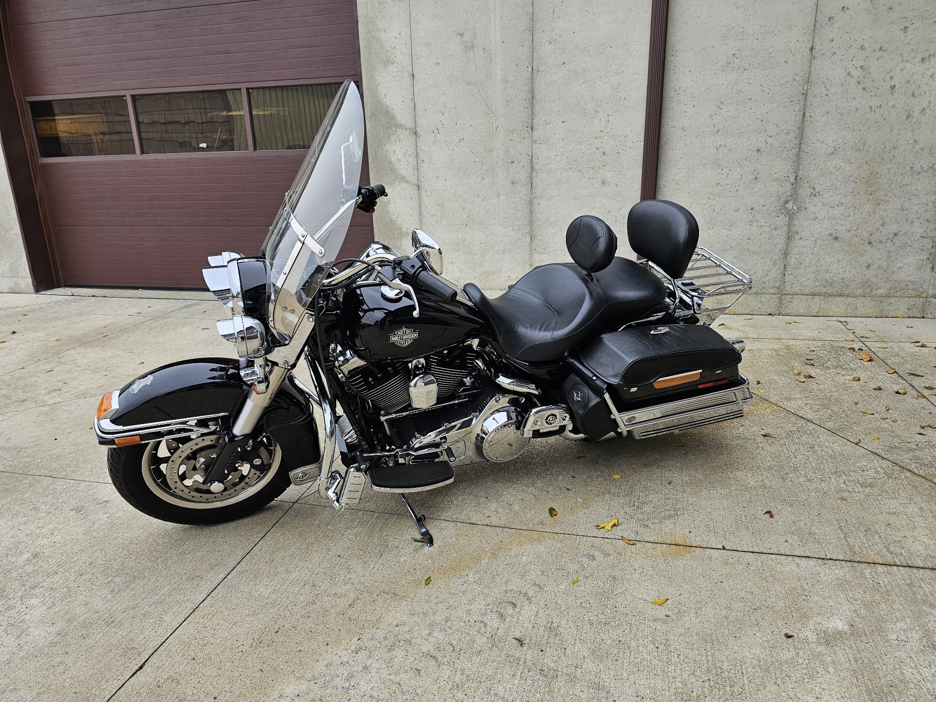 2008 Harley-Davidson Road King® Peace Officer Special Edition in Cement City, Michigan - Photo 3