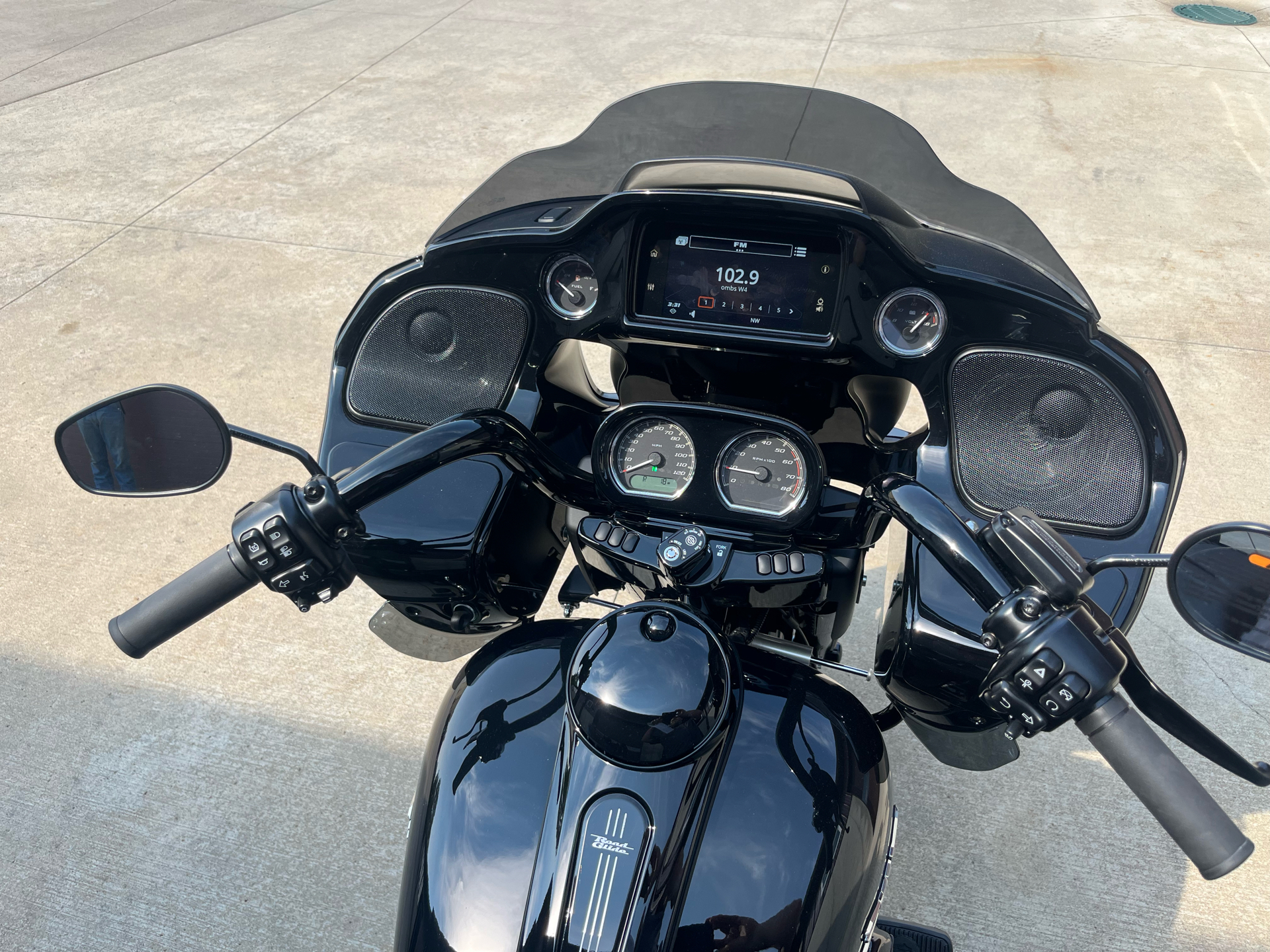 2024 Harley-Davidson Road Glide® 3 in Cement City, Michigan - Photo 10