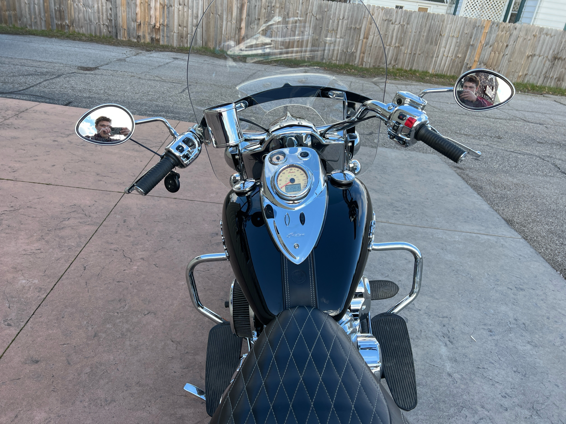 2016 Indian Motorcycle Springfield™ in Michigan Center, Michigan - Photo 5