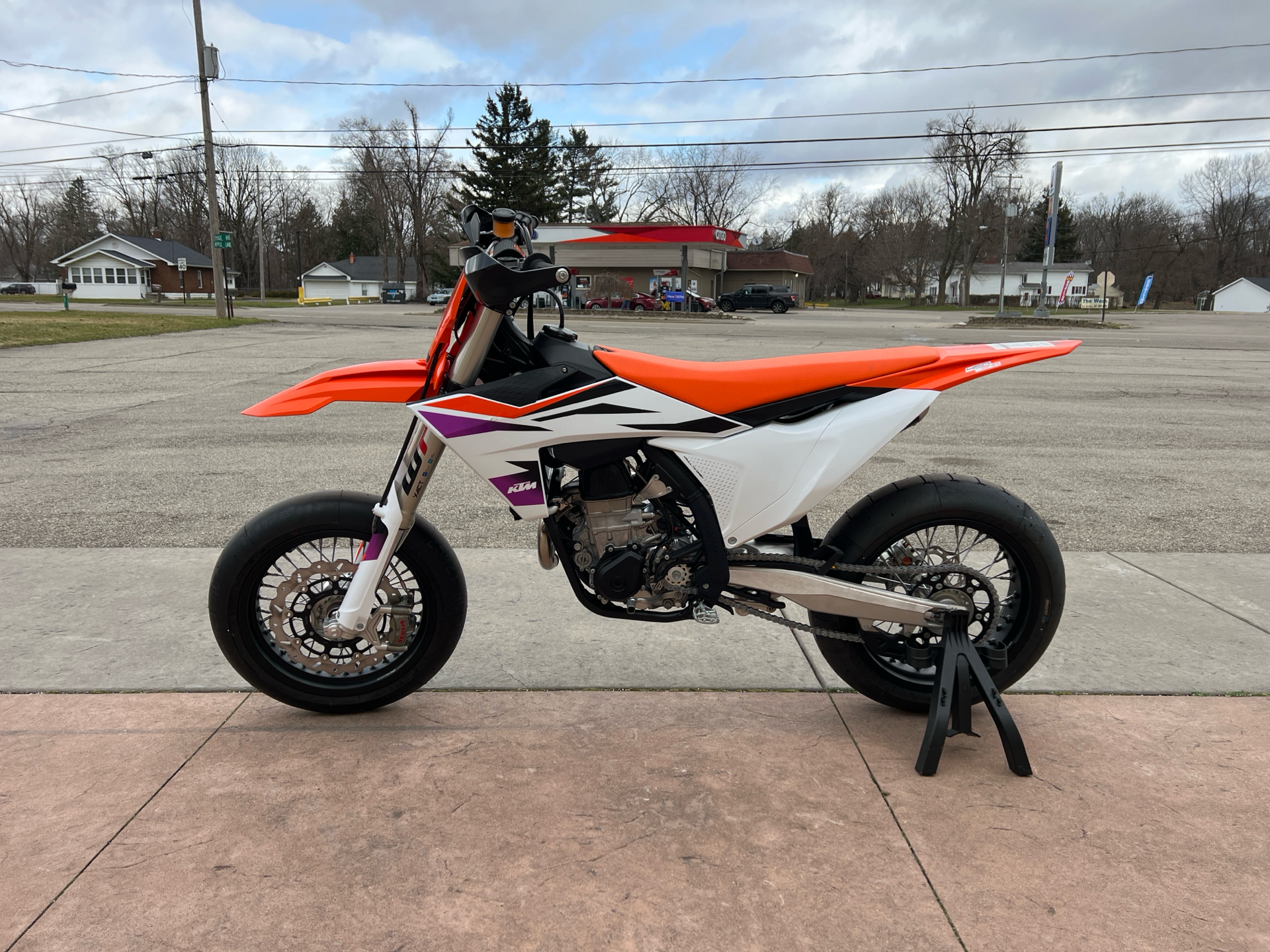 2024 KTM 450 SMR in Michigan Center, Michigan - Photo 3