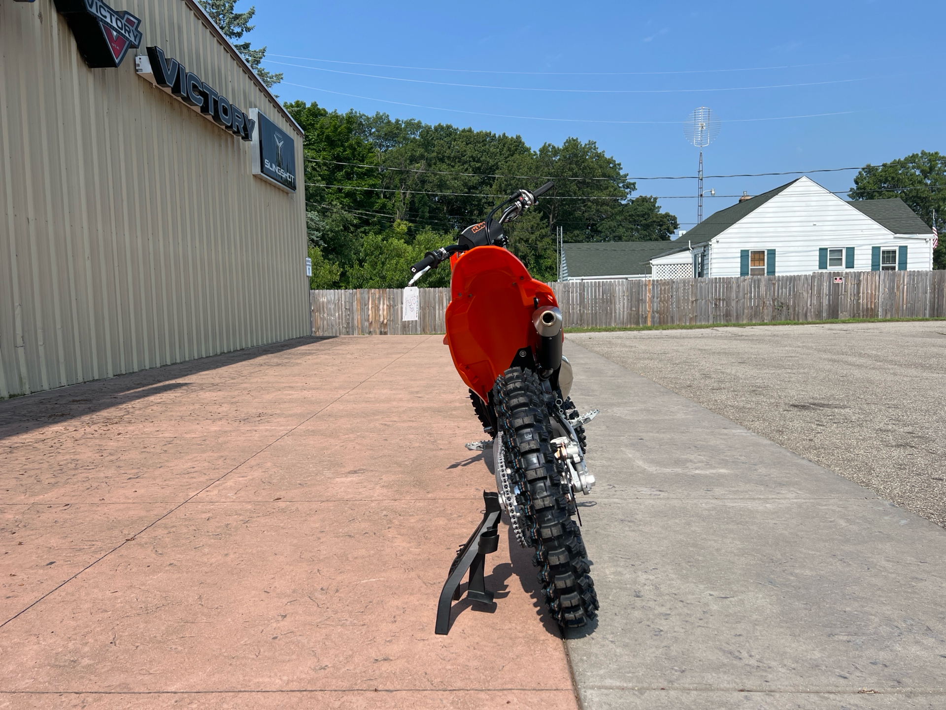 2025 KTM 250 SX in Michigan Center, Michigan - Photo 2