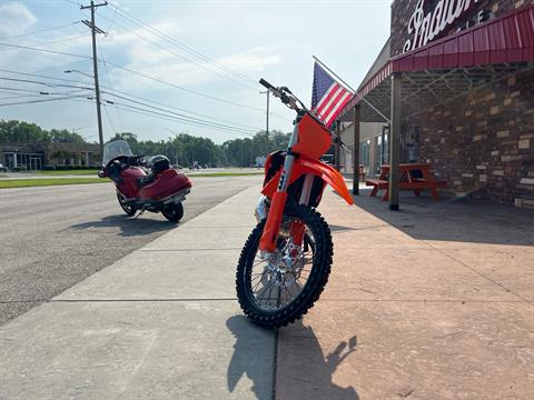 2025 KTM 250 SX in Michigan Center, Michigan - Photo 4