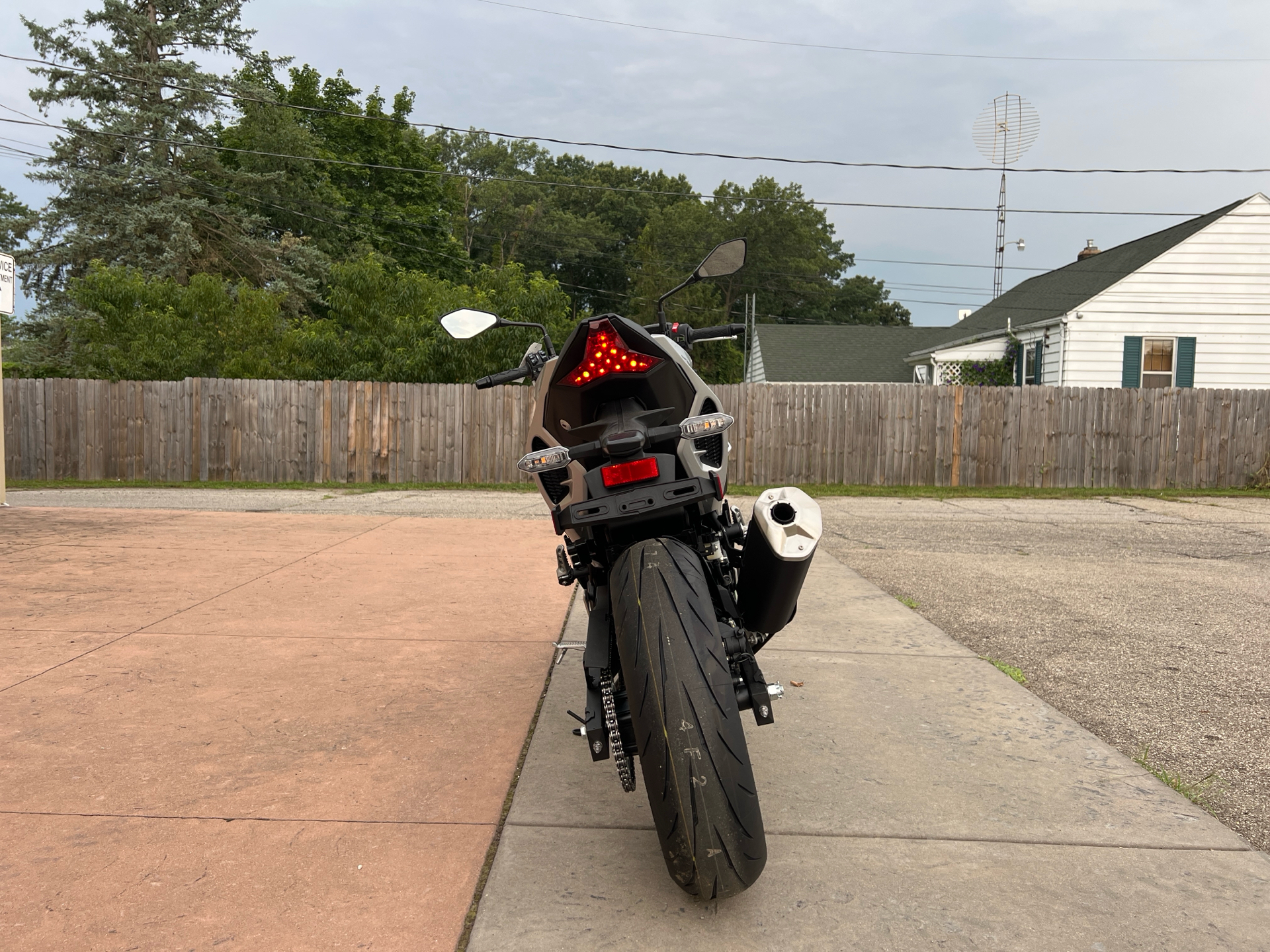 2024 Kawasaki Z7 Hybrid ABS in Michigan Center, Michigan - Photo 2