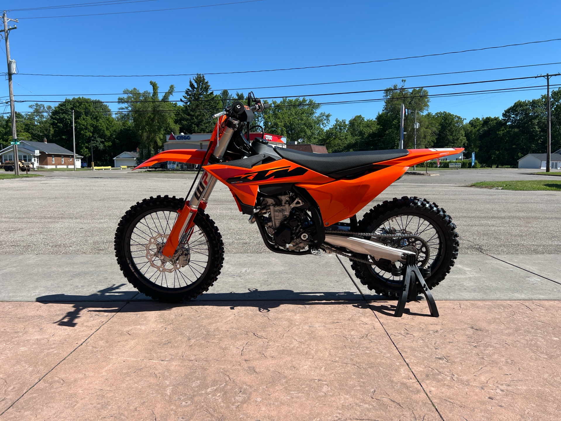 2025 KTM 250 SX-F in Michigan Center, Michigan - Photo 3