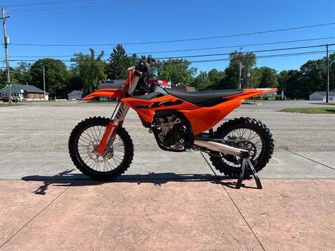 2025 KTM 250 SX-F in Michigan Center, Michigan - Photo 3