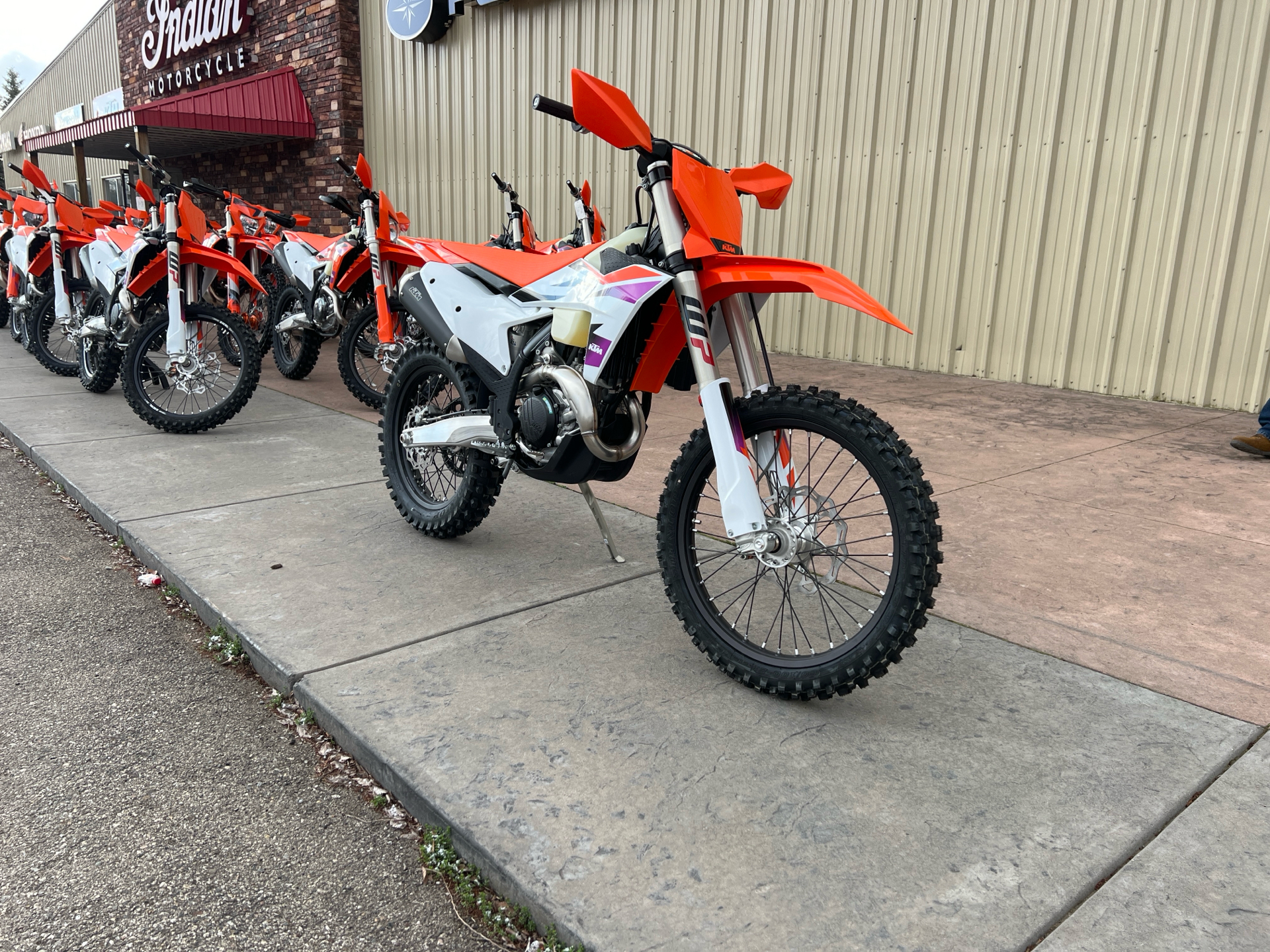 2024 KTM 450 XC-F in Michigan Center, Michigan - Photo 8