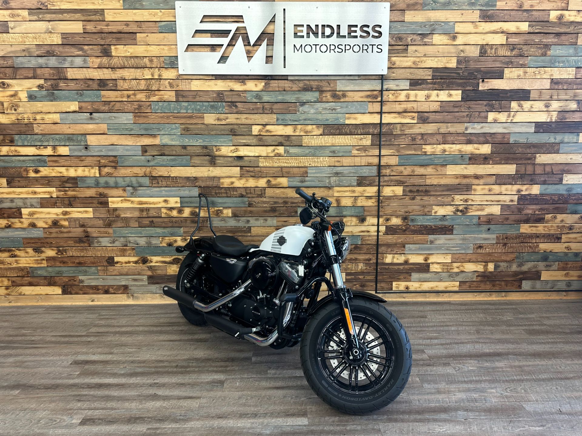 2017 Harley-Davidson Forty-Eight® in West Allis, Wisconsin - Photo 2