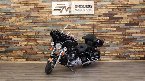 2010 Harley-Davidson Electra Glide® Classic in West Allis, Wisconsin - Photo 2