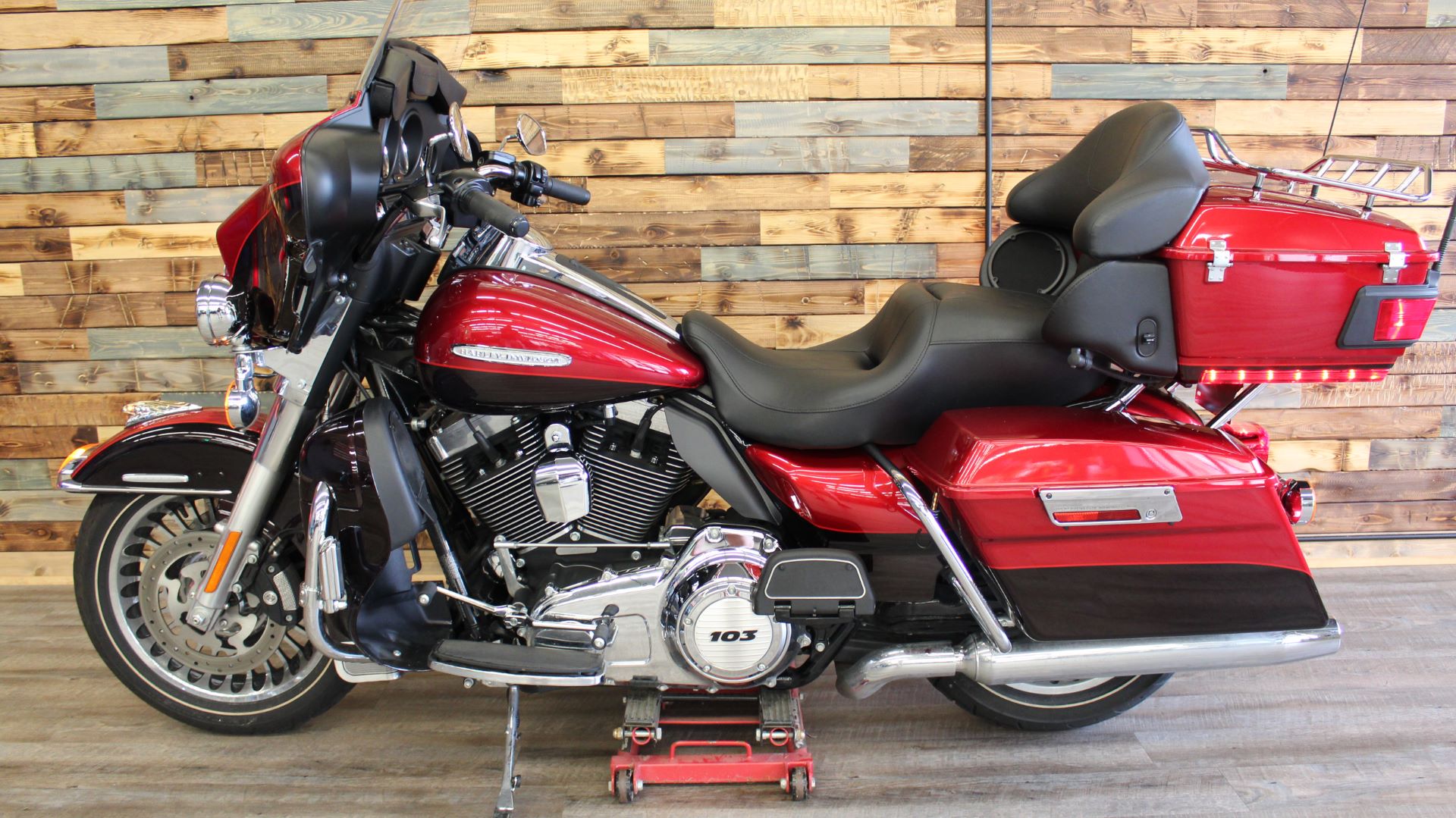 2012 Harley-Davidson Electra Glide® Ultra Limited in West Allis, Wisconsin - Photo 6
