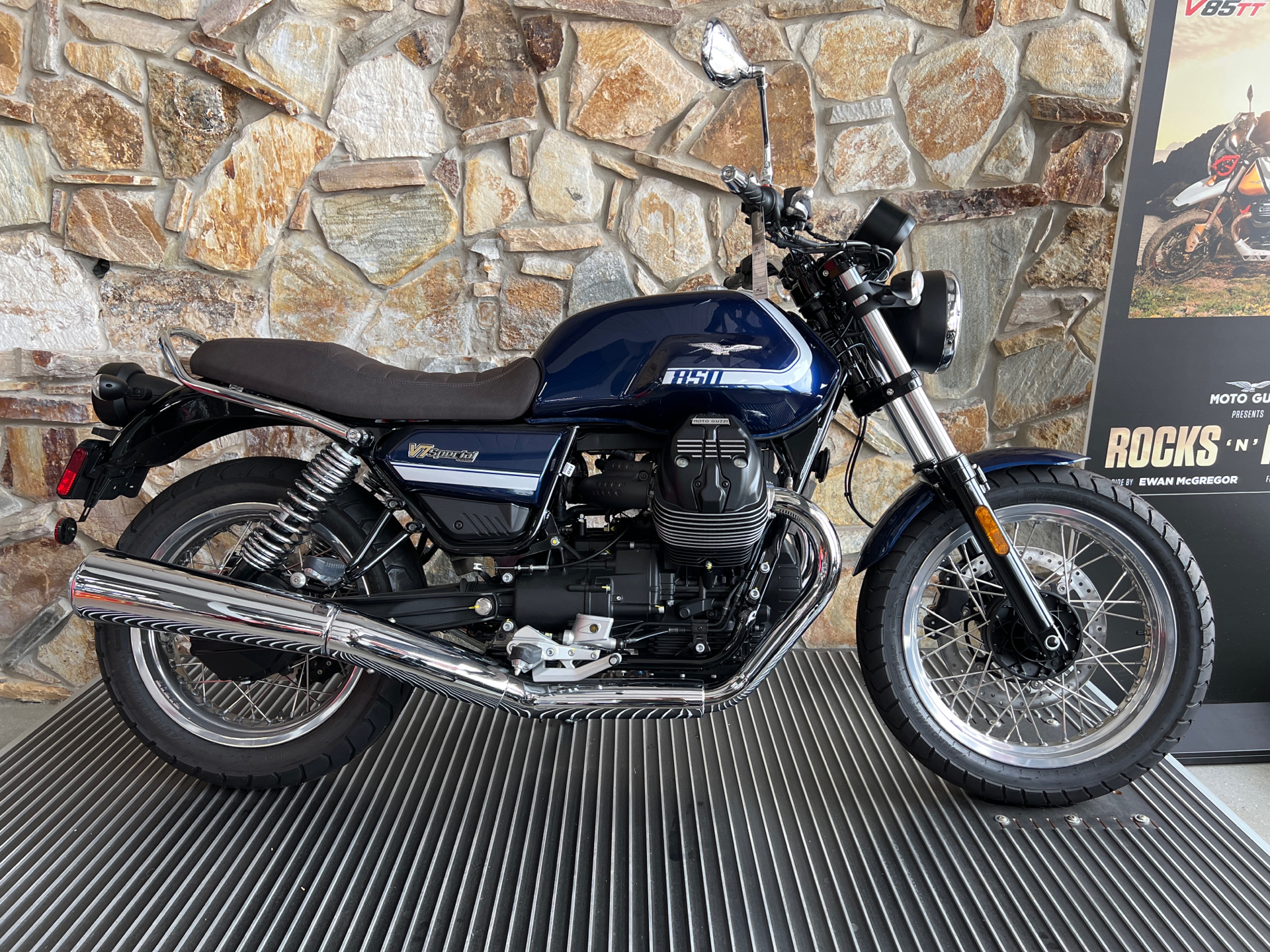 2022 Moto Guzzi V7 Special in Fort Myers, Florida - Photo 1