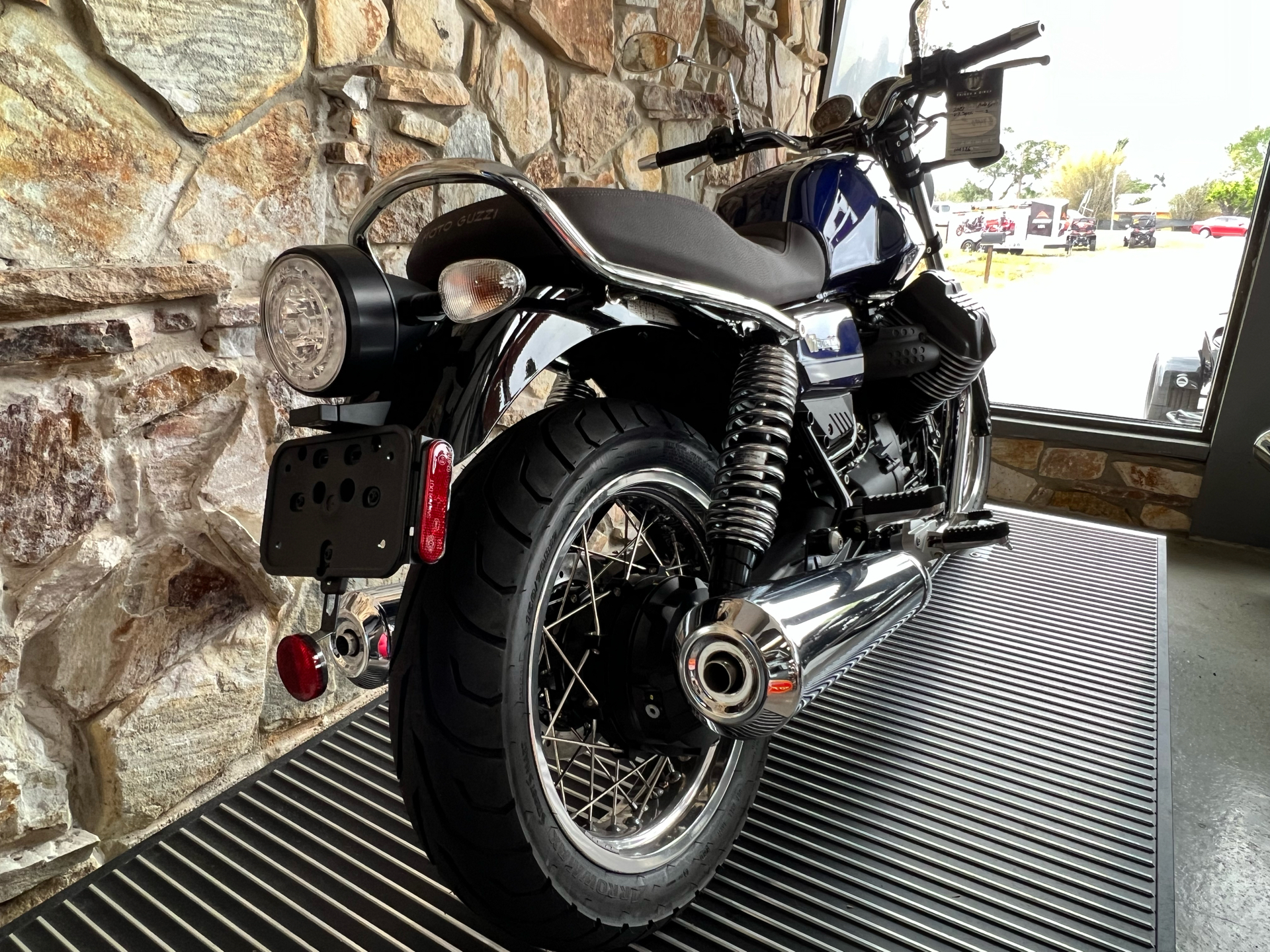 2022 Moto Guzzi V7 Special in Fort Myers, Florida - Photo 3