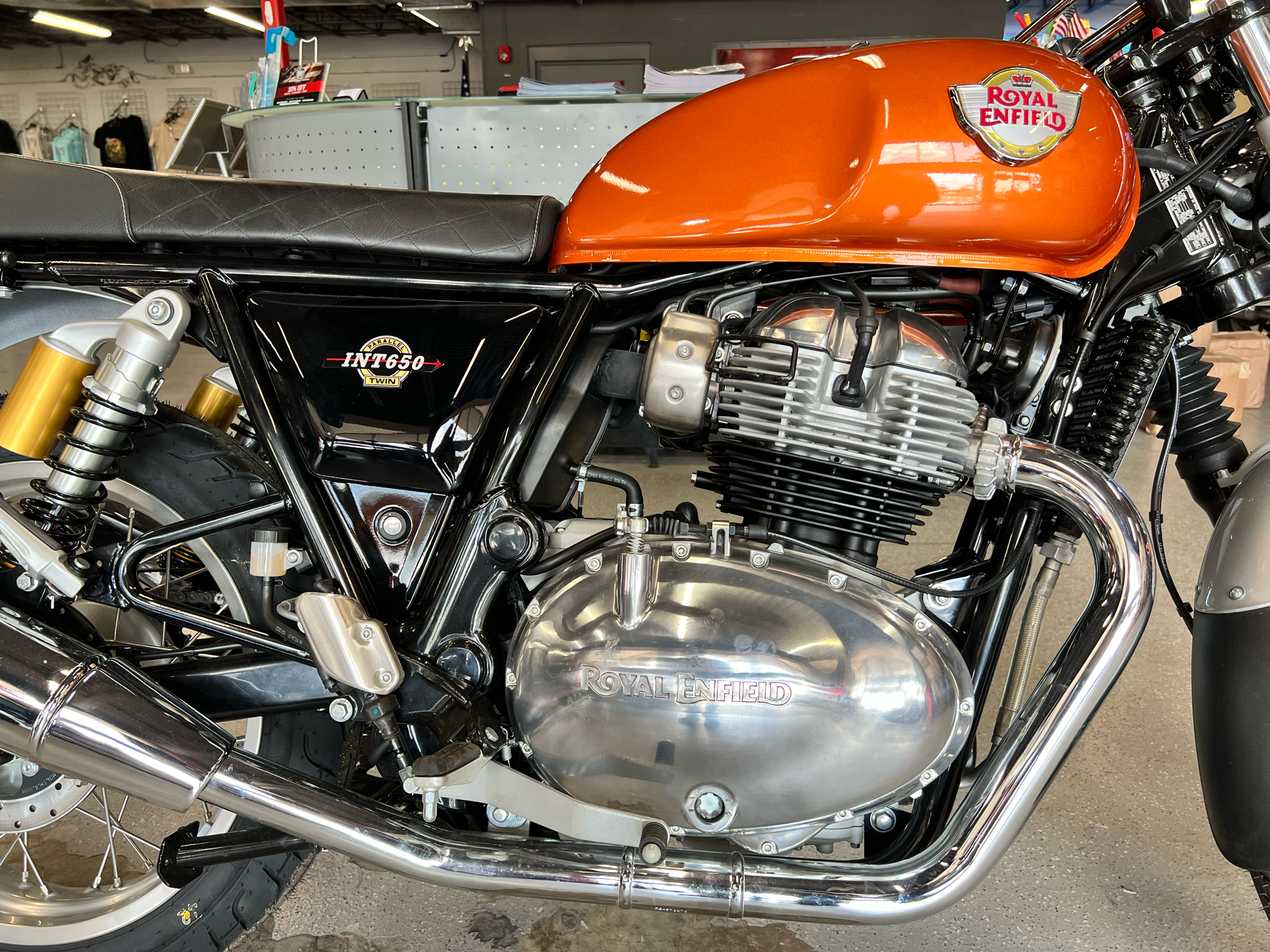 2022 Royal Enfield INT650 in Fort Myers, Florida - Photo 11