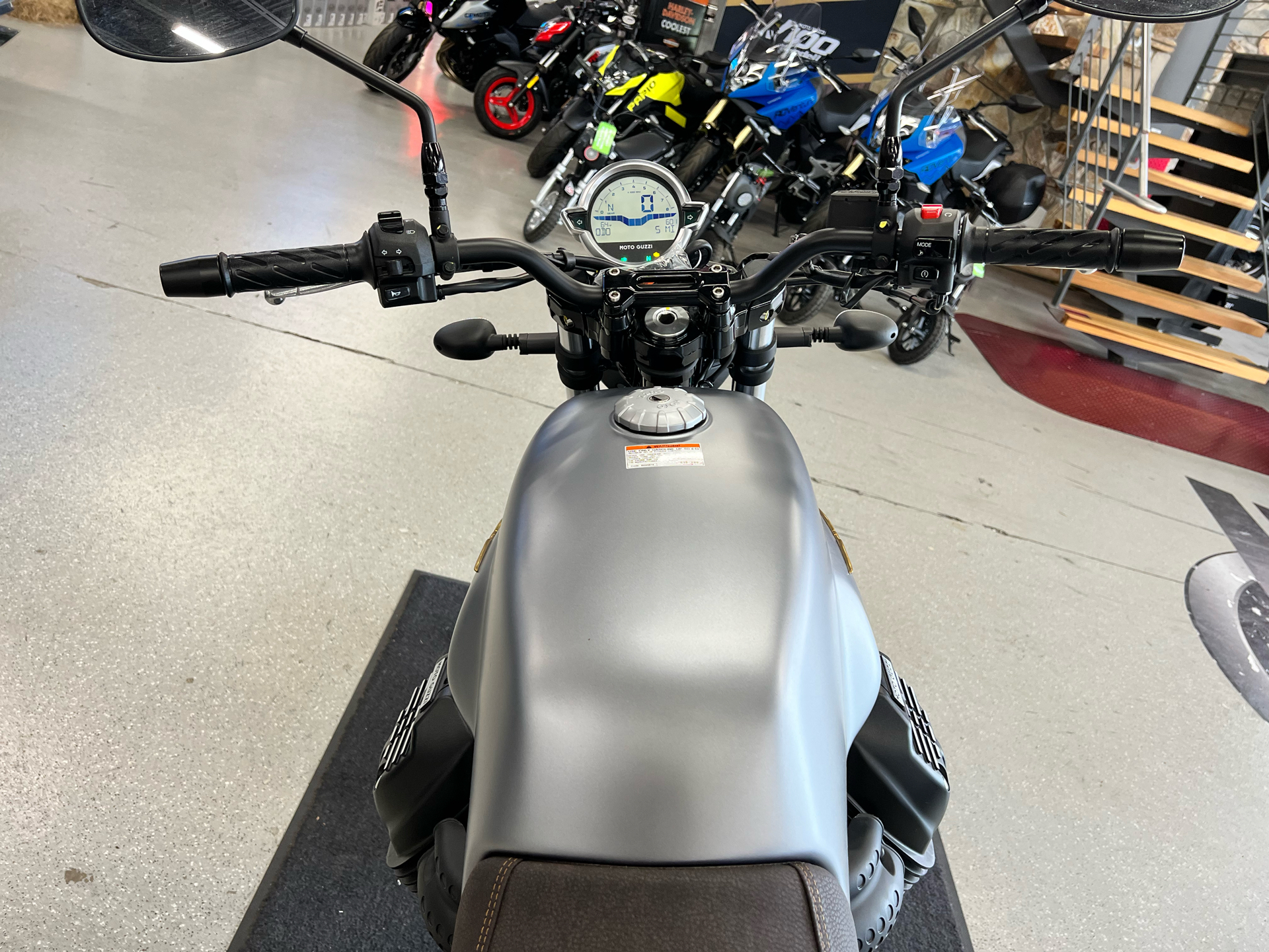 2022 Moto Guzzi V7 Stone Centenario in Fort Myers, Florida - Photo 7