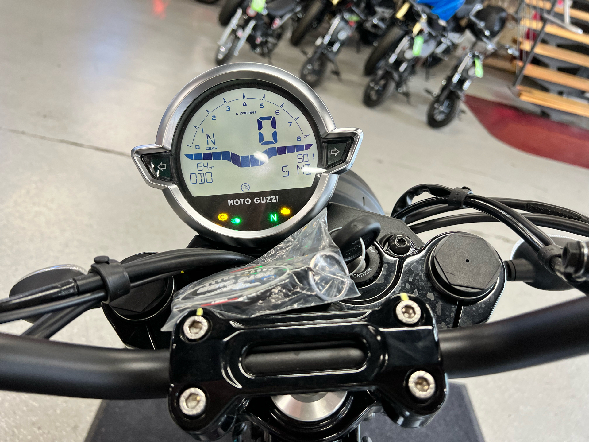 2022 Moto Guzzi V7 Stone Centenario in Fort Myers, Florida - Photo 6