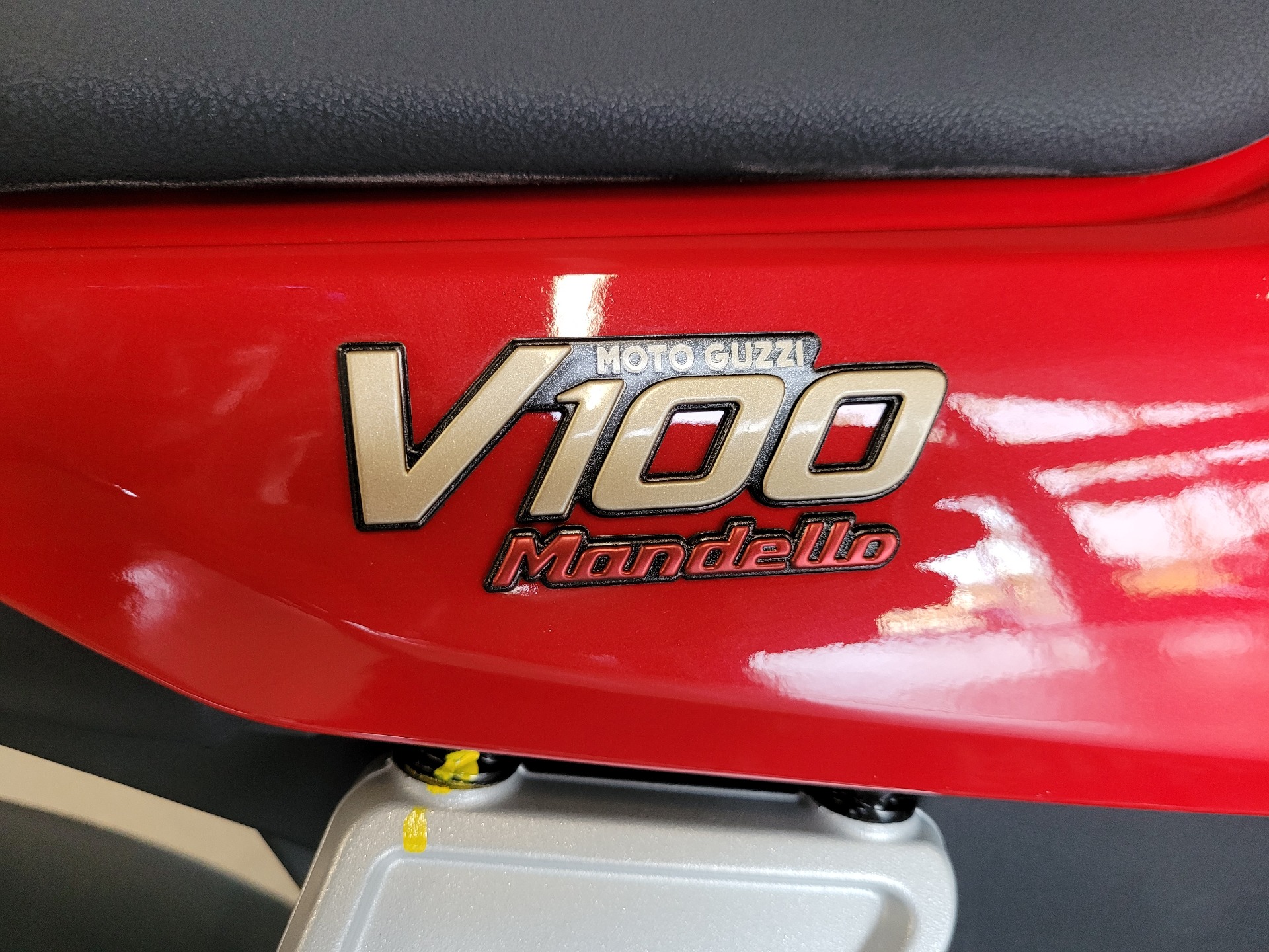 2023 Moto Guzzi V100 Mandello in Fort Myers, Florida - Photo 13