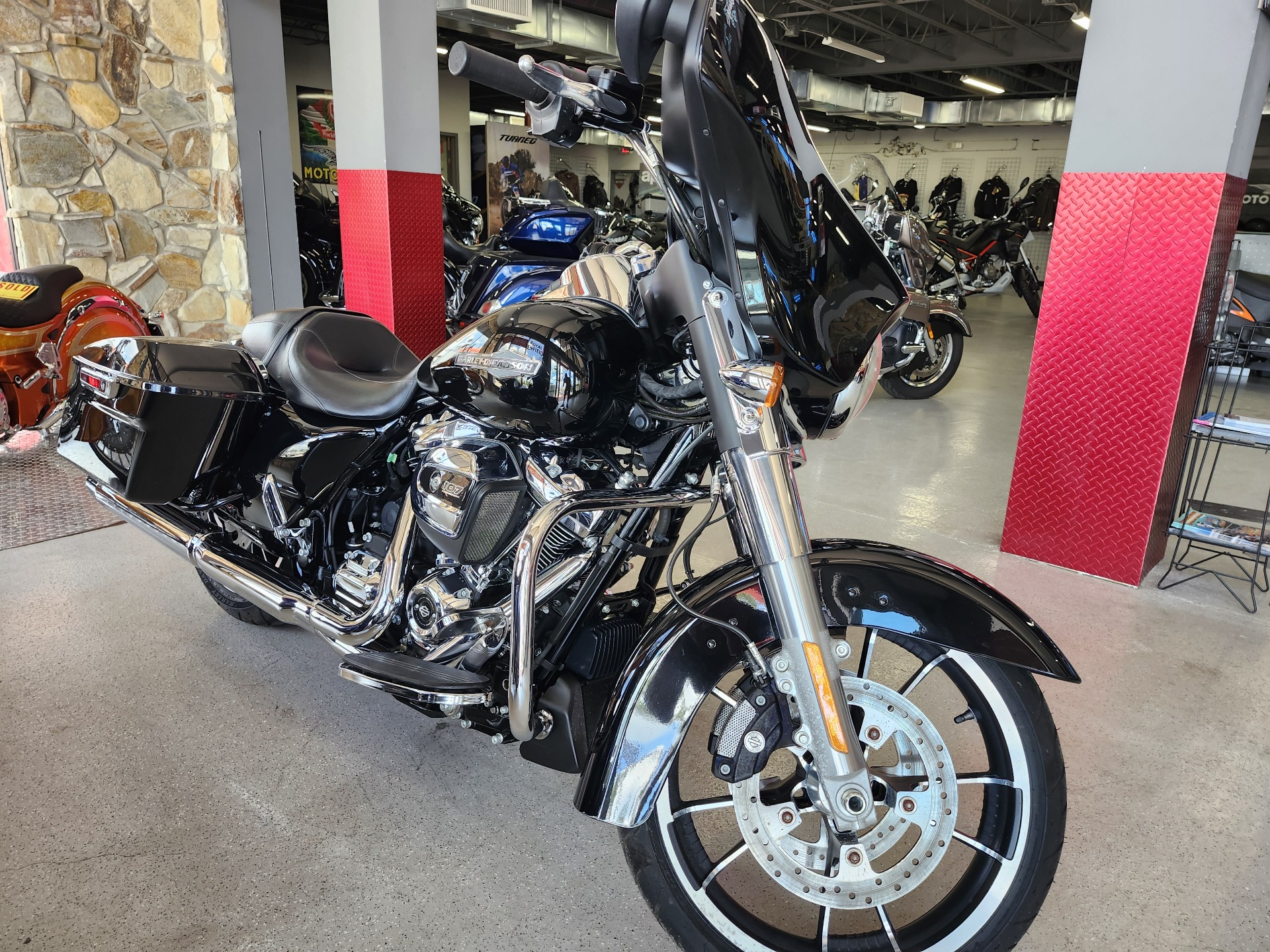 2021 Harley-Davidson Street Glide® in Fort Myers, Florida - Photo 2