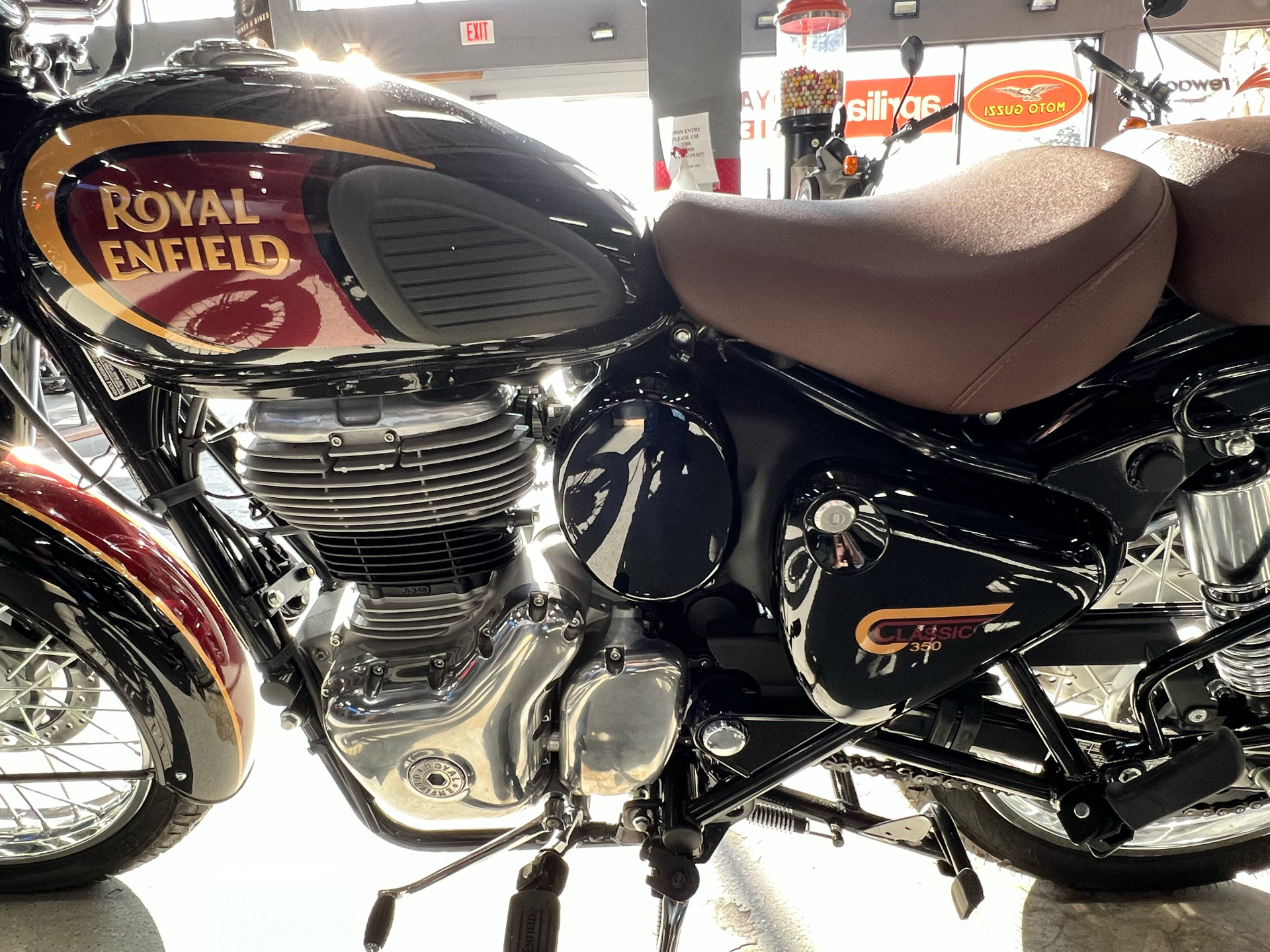 2022 Royal Enfield Classic 350 in Fort Myers, Florida - Photo 10