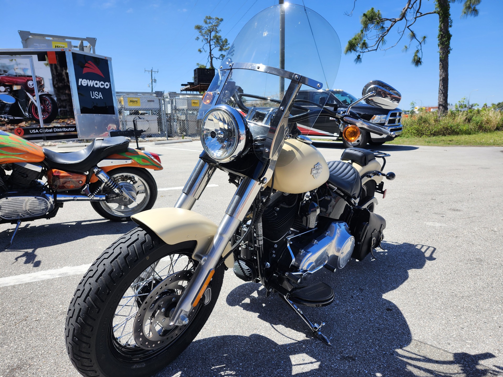 2015 Harley-Davidson Softail Slim® in Fort Myers, Florida - Photo 2