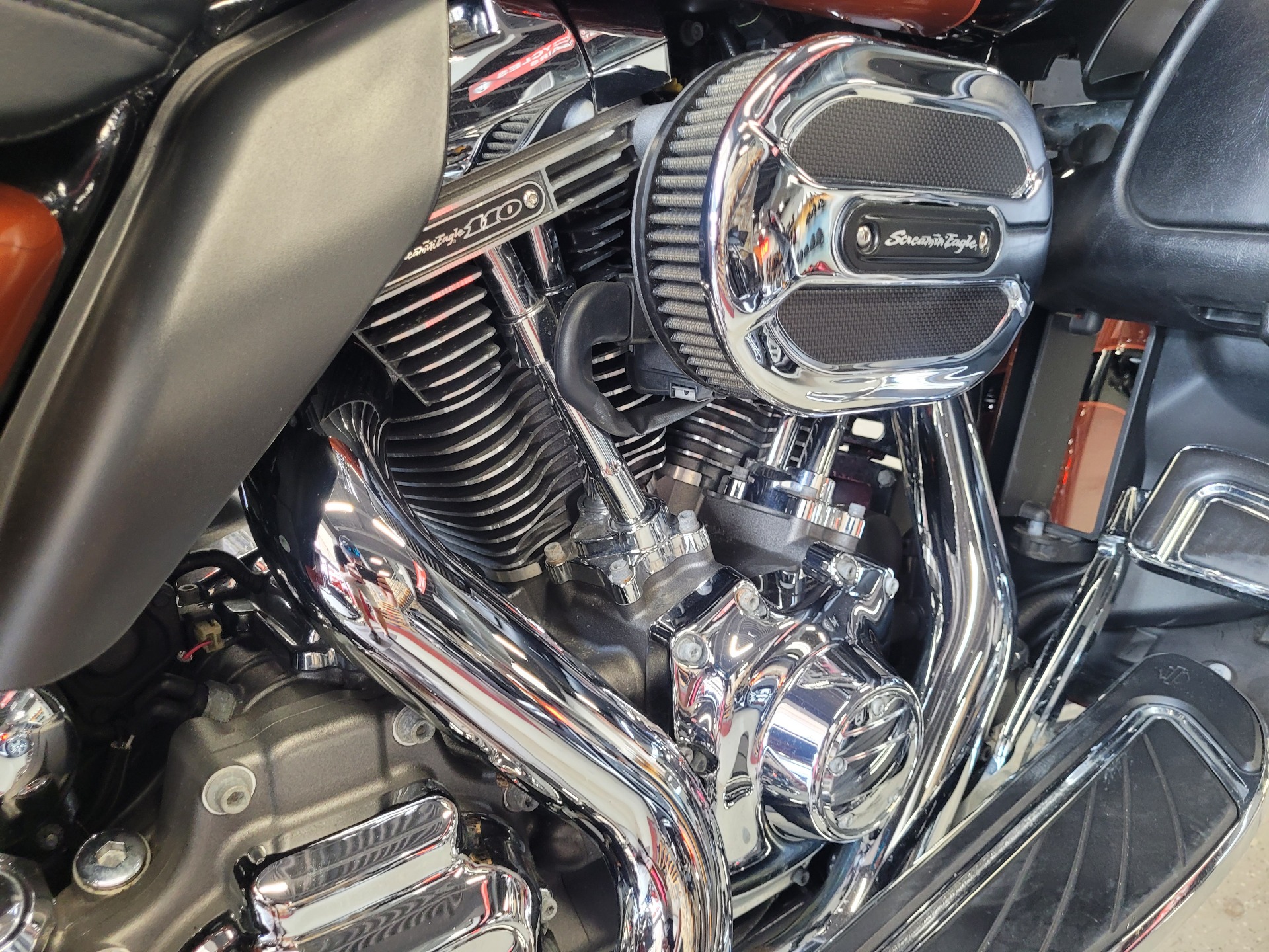 2015 Harley-Davidson CVO™ Road Glide® Ultra in Fort Myers, Florida - Photo 6