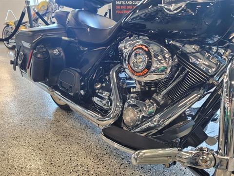 2009 Harley-Davidson Road King® Classic in Fort Myers, Florida - Photo 6
