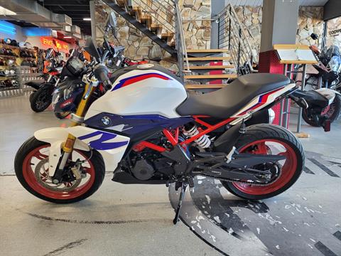 2022 BMW G 310 R in Fort Myers, Florida - Photo 2