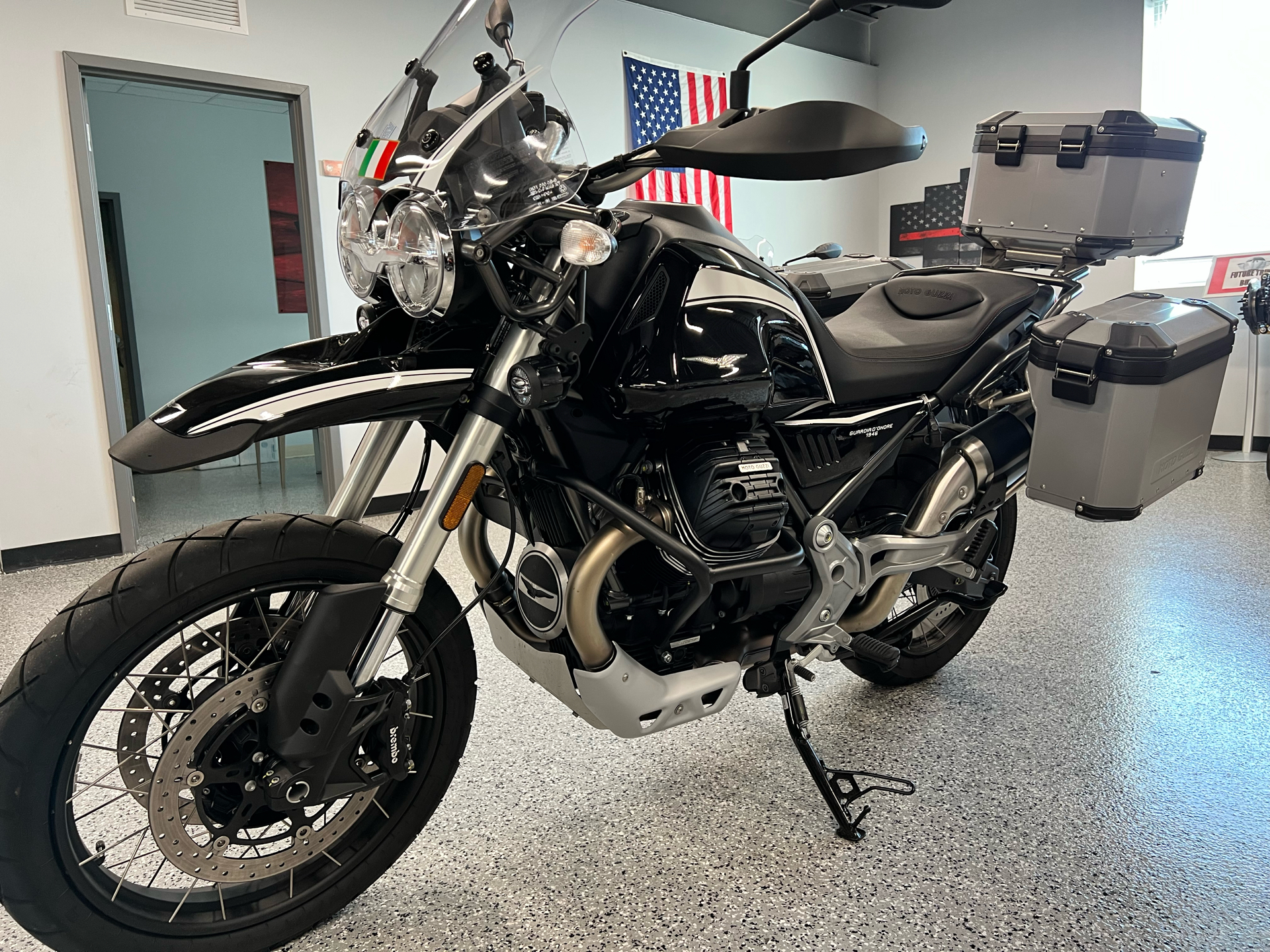 2022 Moto Guzzi V85 TT Guardia D’onore in Fort Myers, Florida - Photo 4